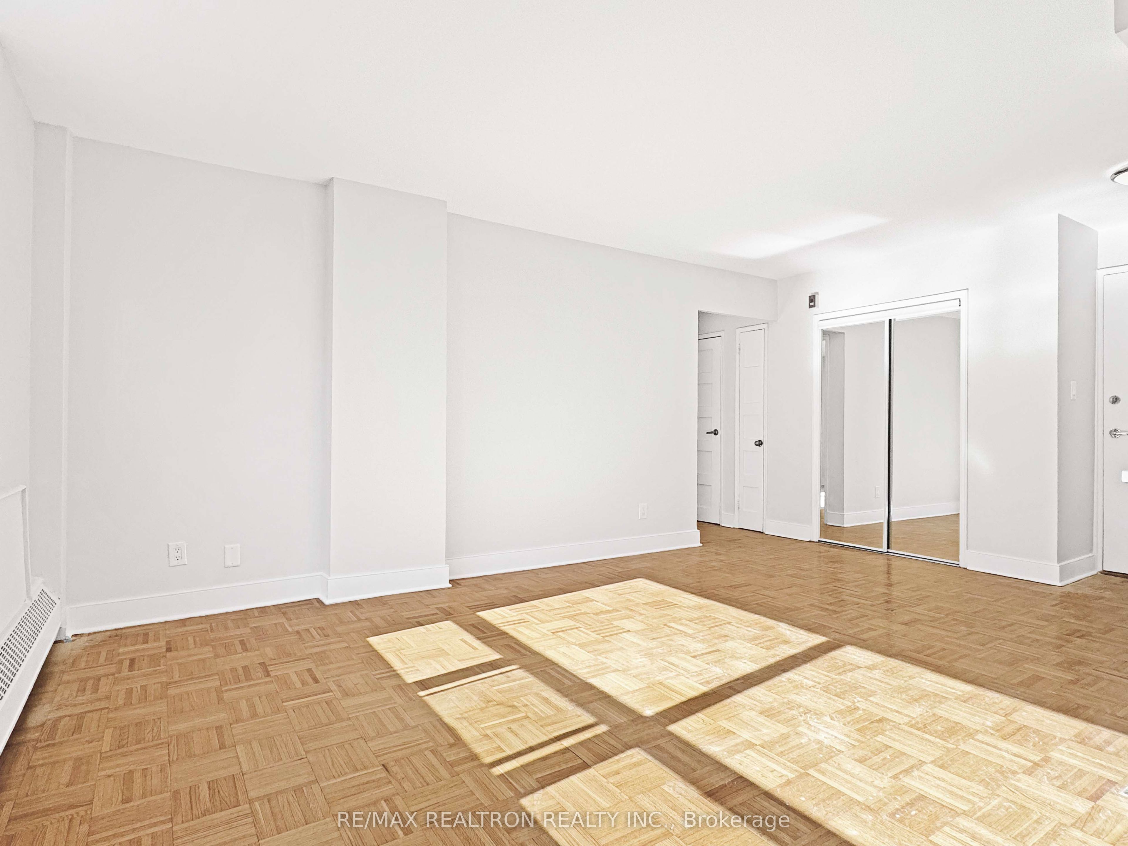 490 Eglinton Avenue E 302, Toronto, ON M4P 1M4 photo 3