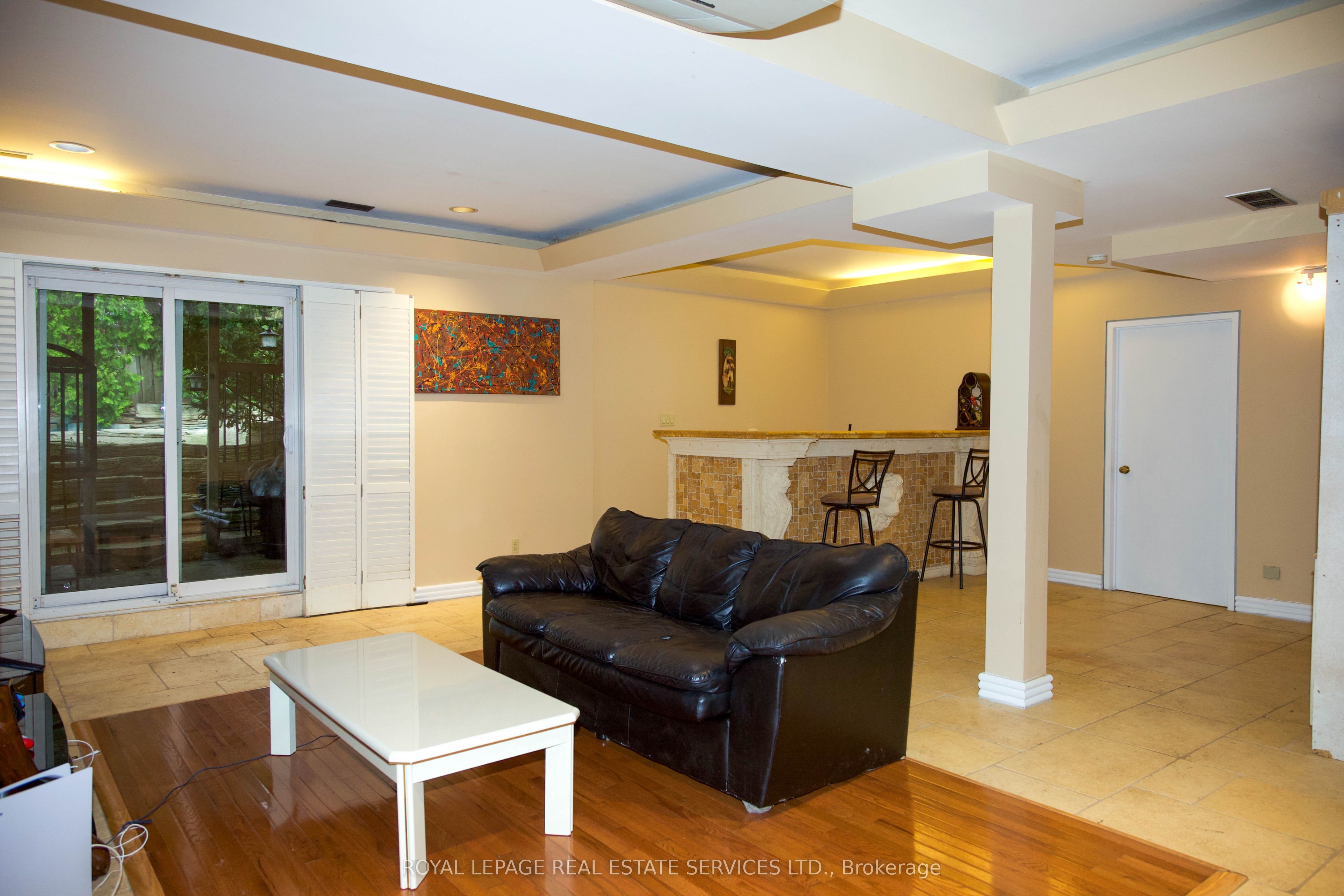 2B Debell Lane, Toronto, ON M2M 3Z4