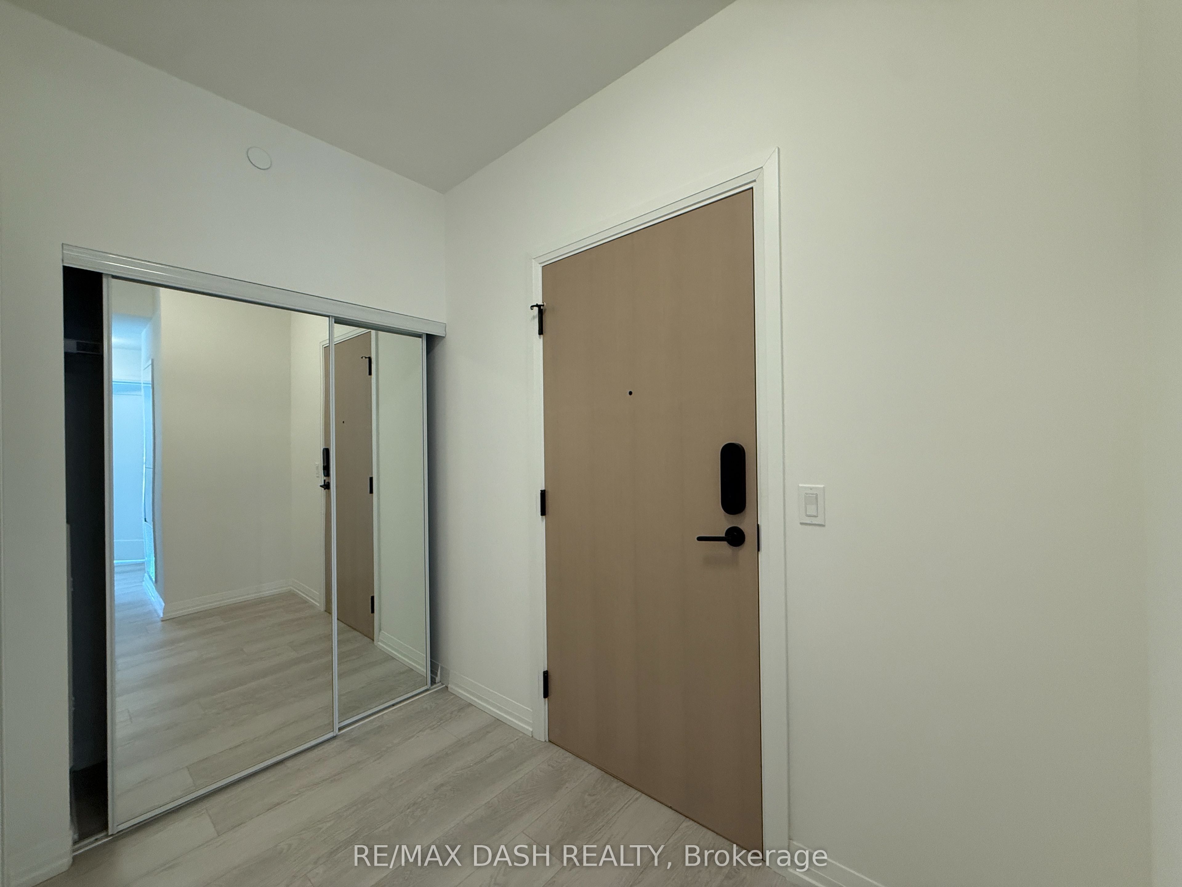 280 Dundas Street W 1205, Toronto, ON M5T 0E3 photo 3