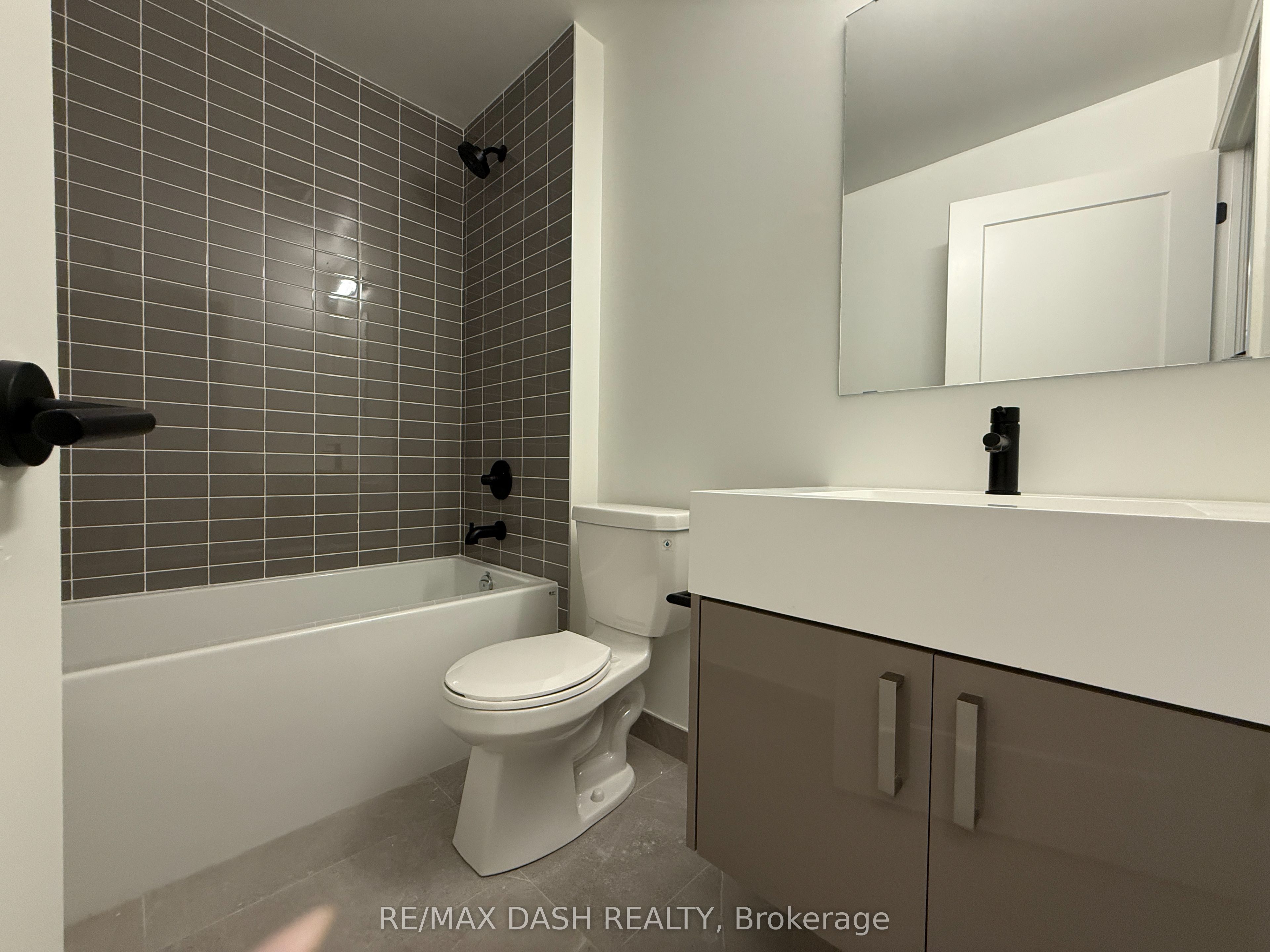 280 Dundas Street W 1205, Toronto, ON M5T 0E3 photo 4