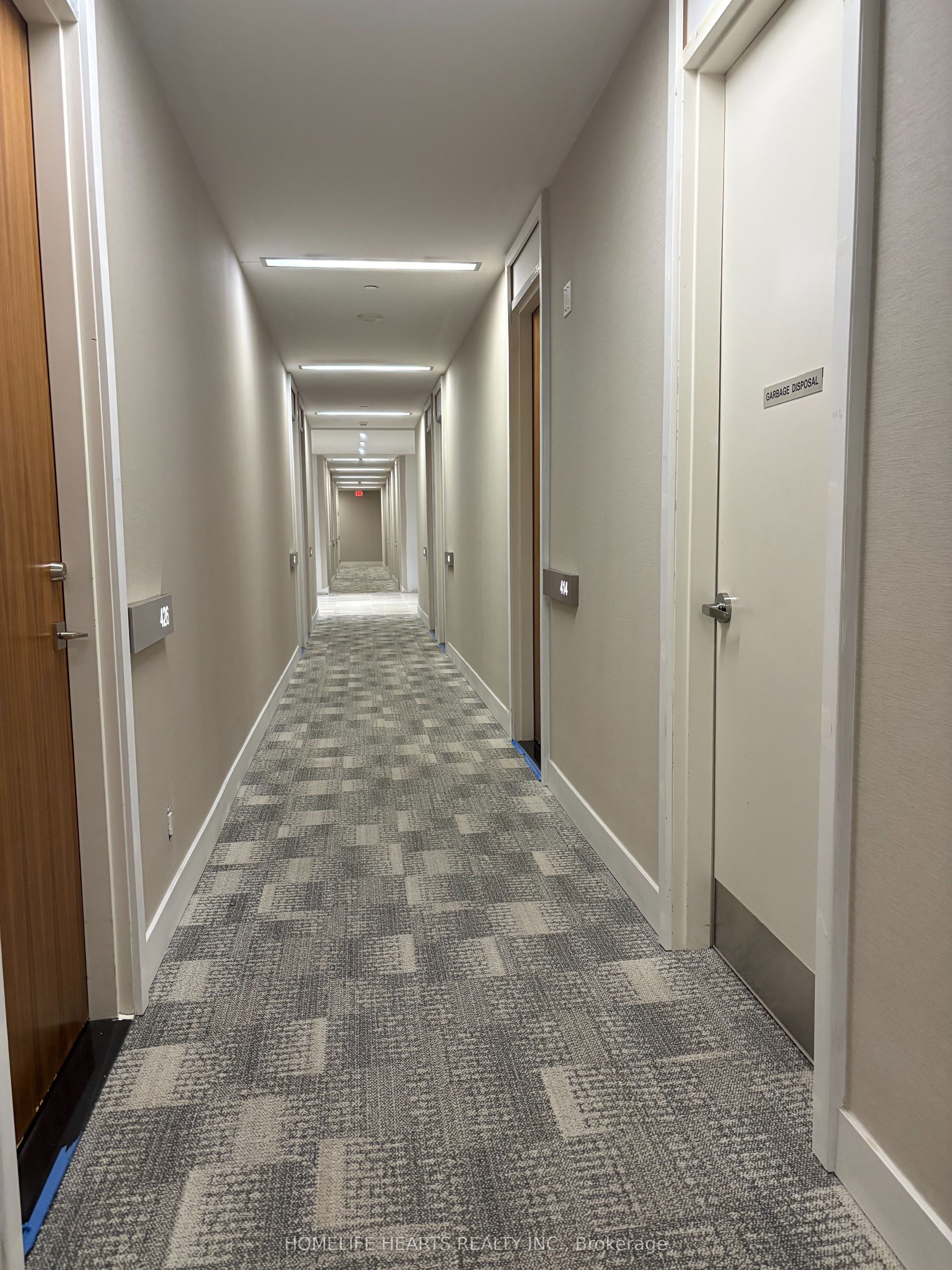 111 St Clair Avenue W 423, Toronto, ON M4V 1N5 photo 4