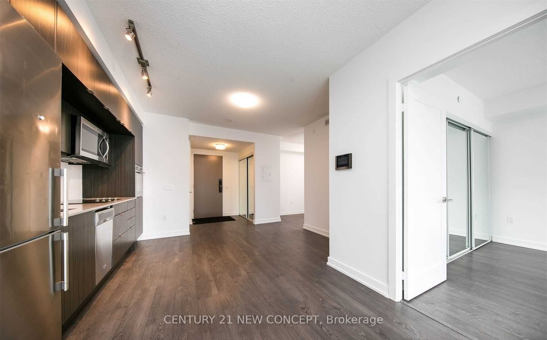 10 York Street 1404, Toronto, ON M5J 0E1 photo 3
