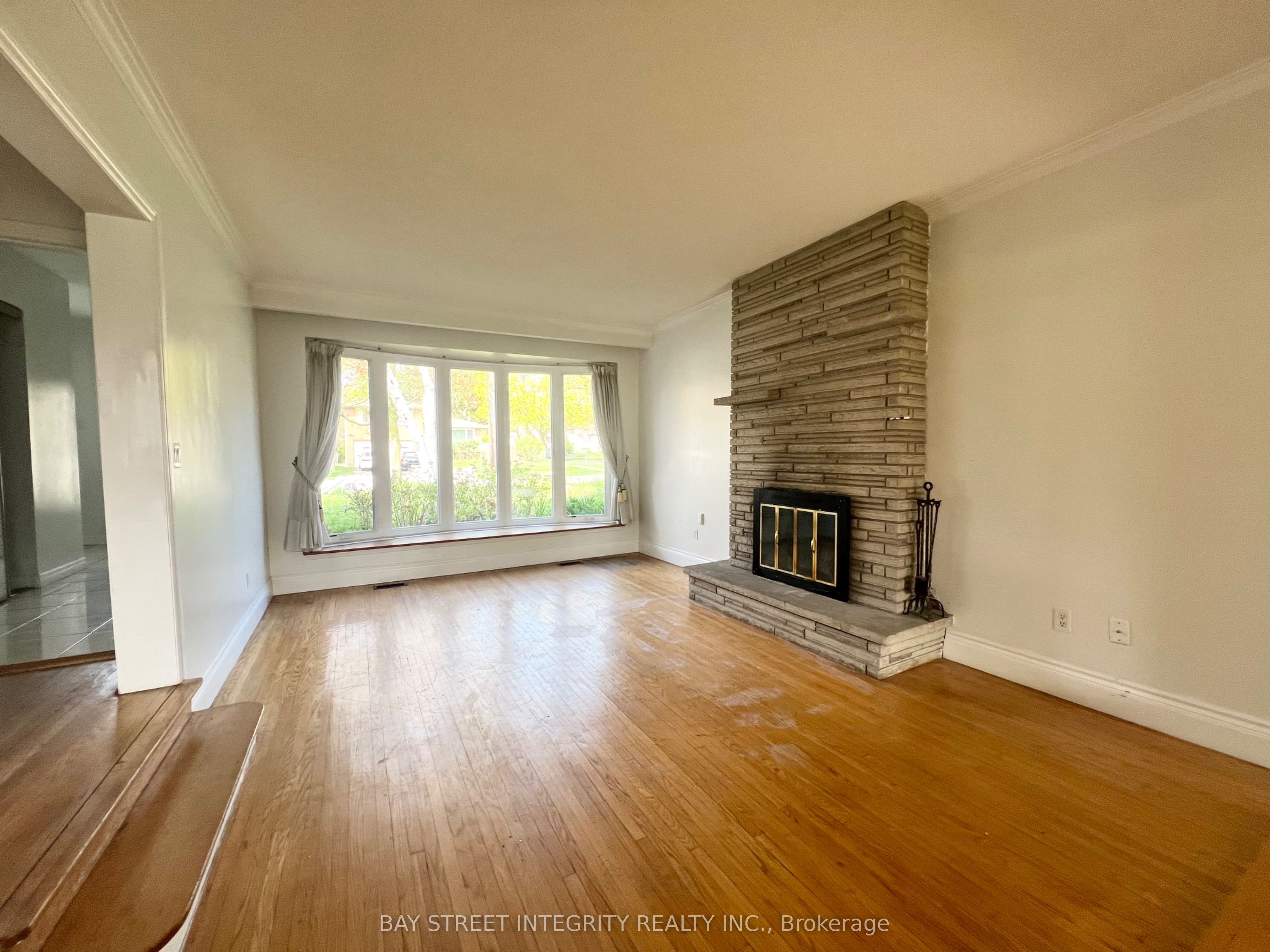27 Tollerton Avenue, Toronto, ON M2K 2H1 photo 3