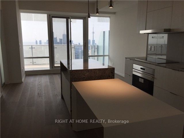 1 Bloor Street E 6305, Toronto, ON M4W 1A9 photo 4