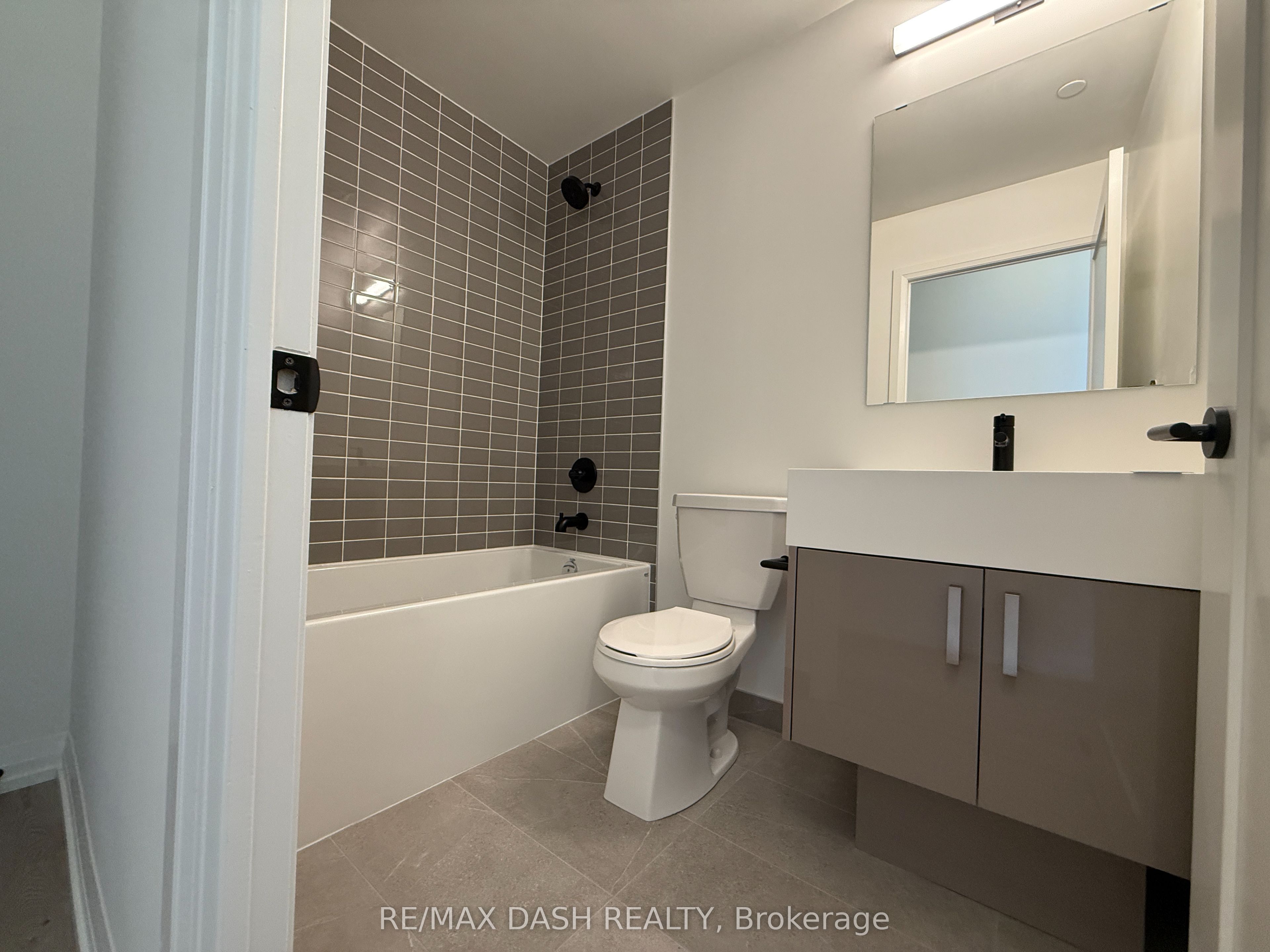 280 Dundas Street W LP03, Toronto, ON M5T 0E3 photo 4