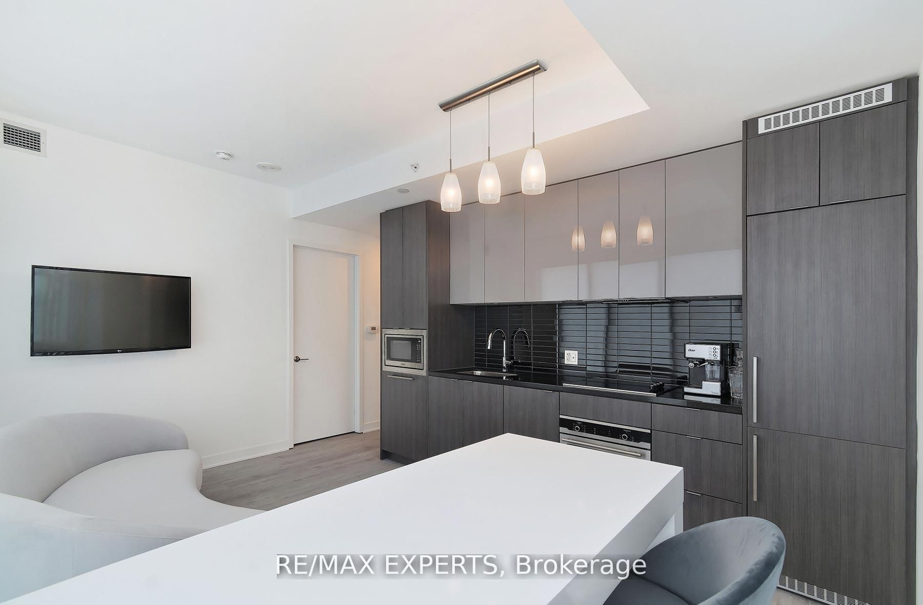 115 Blue Jays Way 2115, Toronto, ON M5V 0N4 photo 4