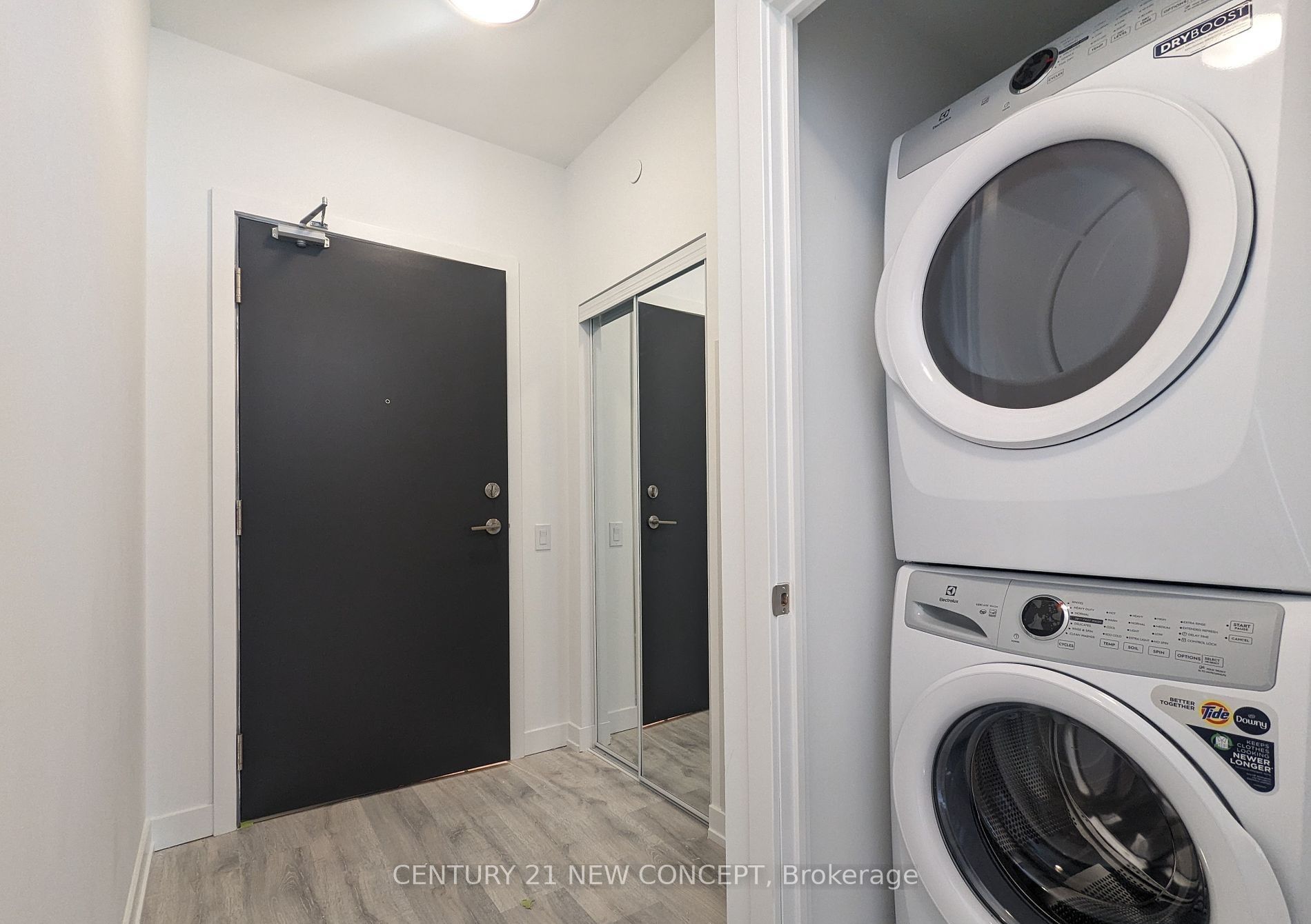 7 Golden Lion Heights 2905, Toronto, ON M2M 0C1 photo 2