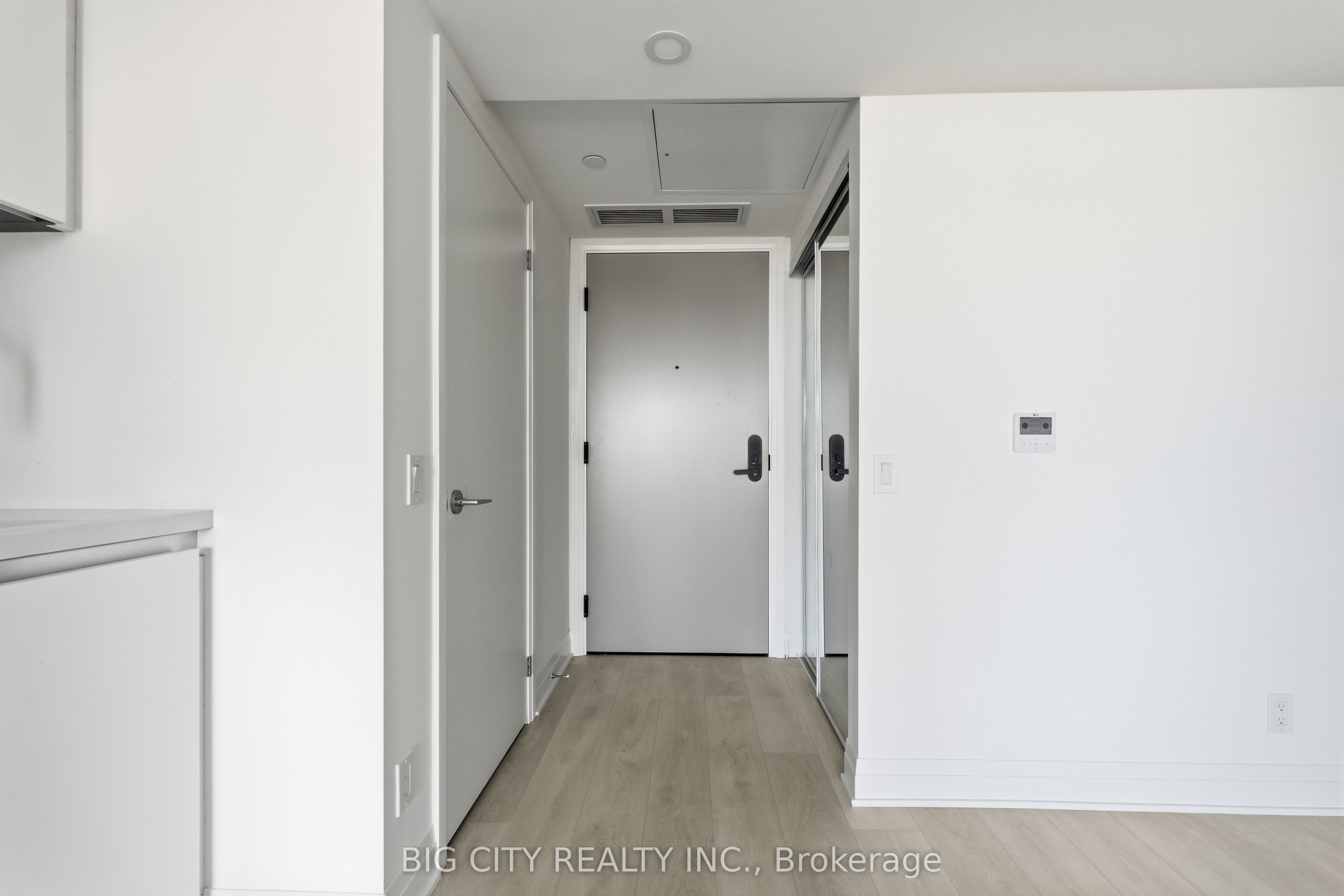 25 Frederick Todd Way 2108, Toronto, ON M4G 0C6 photo 3