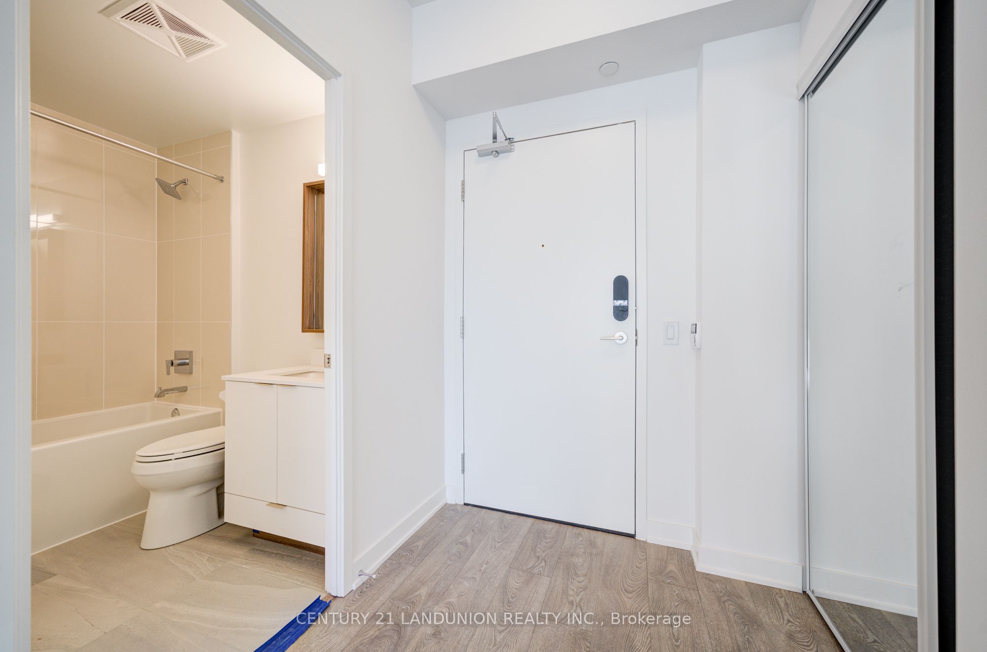 543 Richmond Street W 414, Toronto, ON M5V 1Y6 photo 4