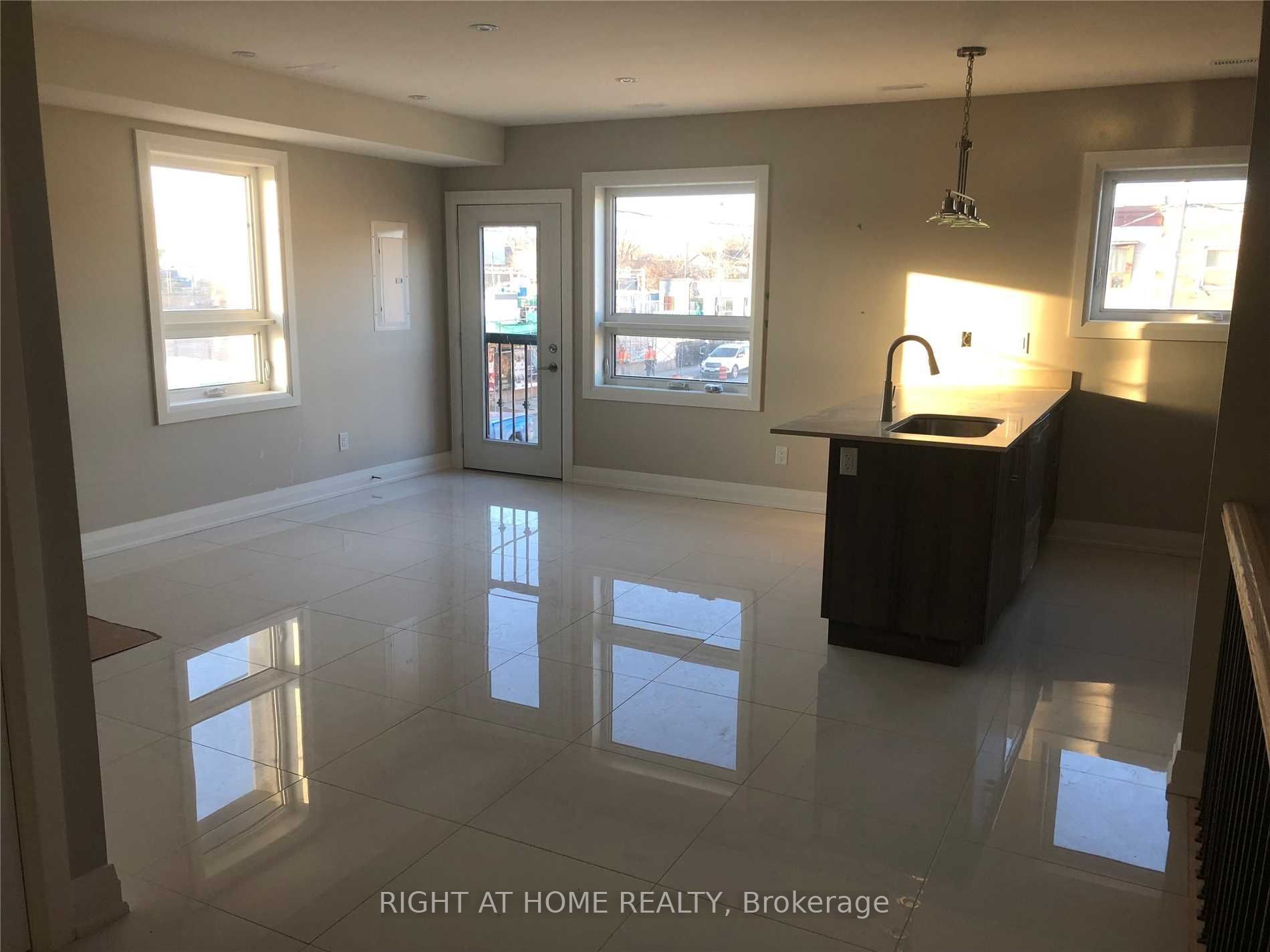 31 Alma Avenue 4, Toronto, ON M6J 1N2 photo 3