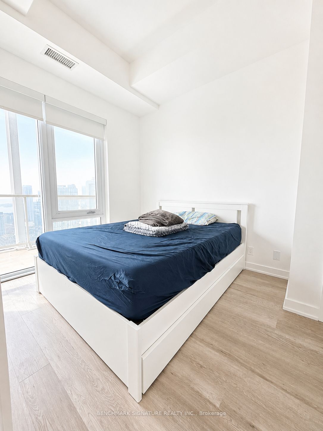 88 Queen Street E 5209, Toronto, ON M5C 0B6 photo 5