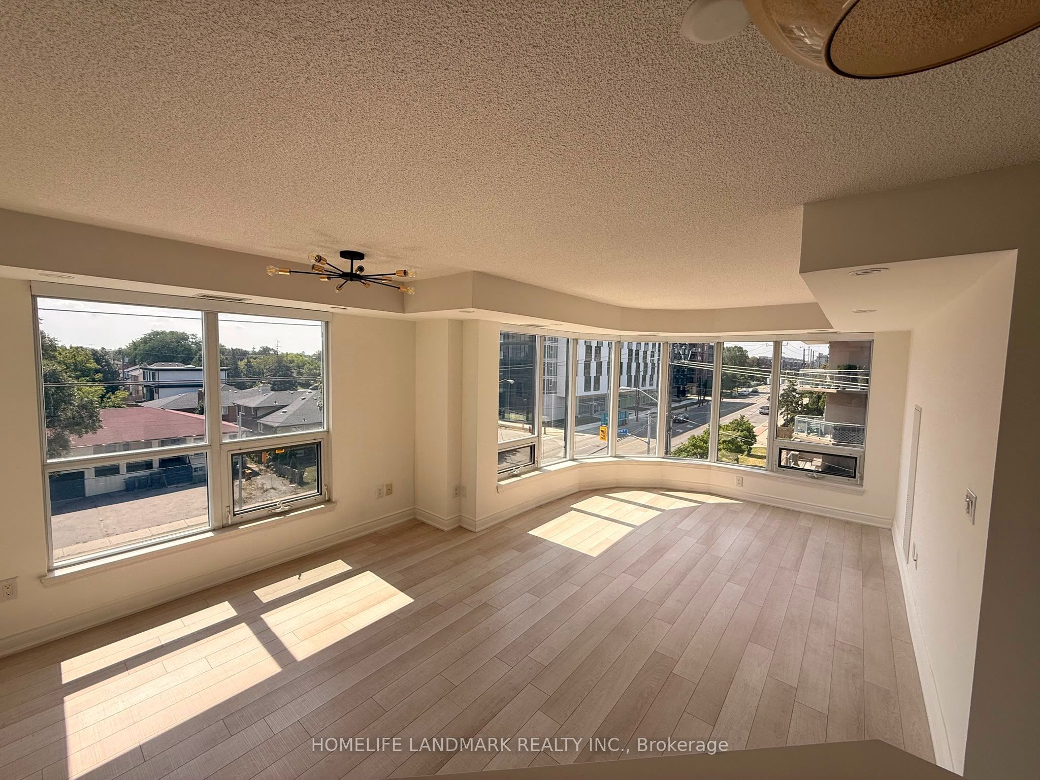 760 Sheppard Avenue W 413, Toronto, ON M3H 0B3 photo 2