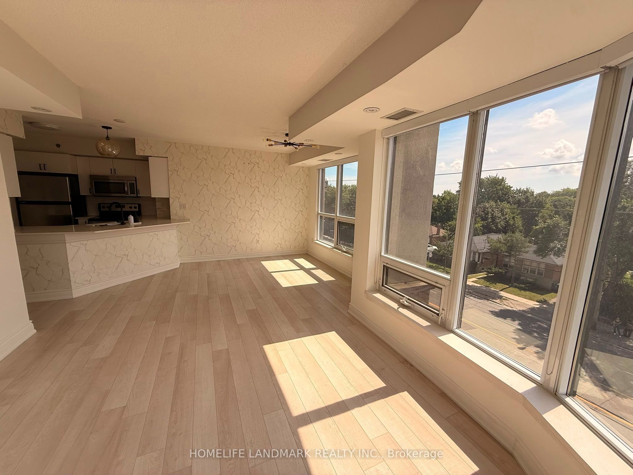 760 Sheppard Avenue W 413, Toronto, ON M3H 0B3 photo 3
