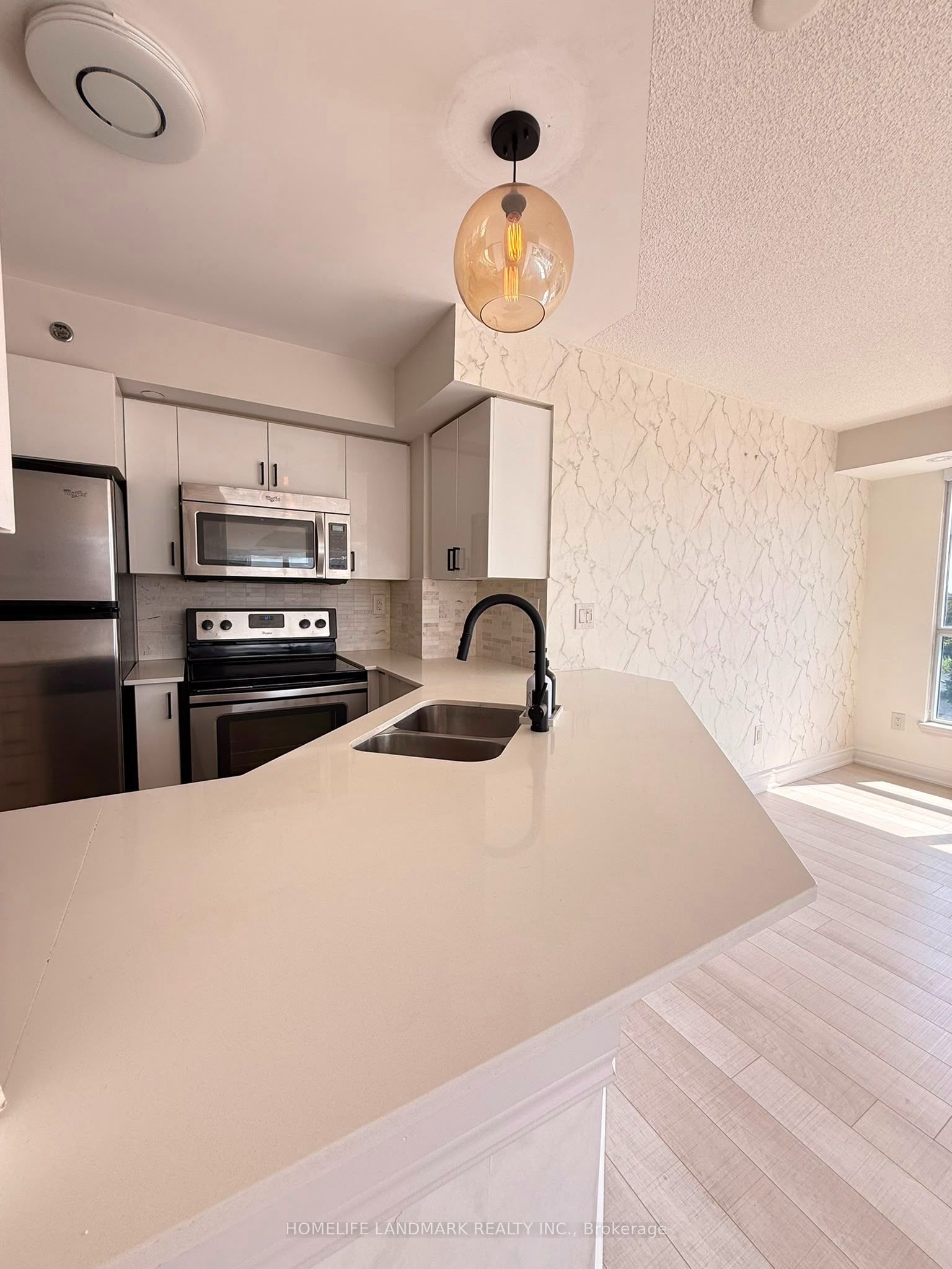 760 Sheppard Avenue W 413, Toronto, ON M3H 0B3 photo 4