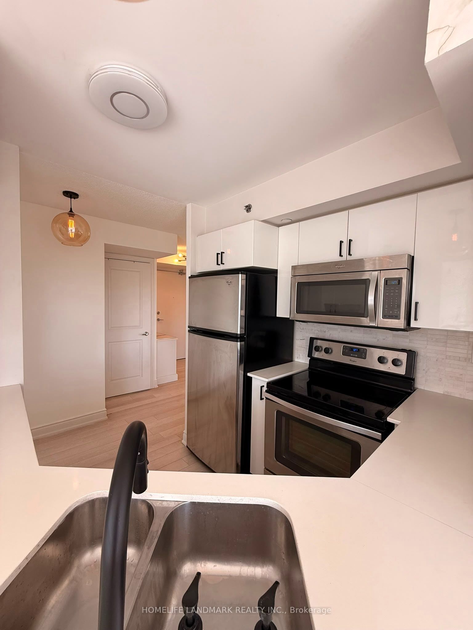 760 Sheppard Avenue W 413, Toronto, ON M3H 0B3 photo 5