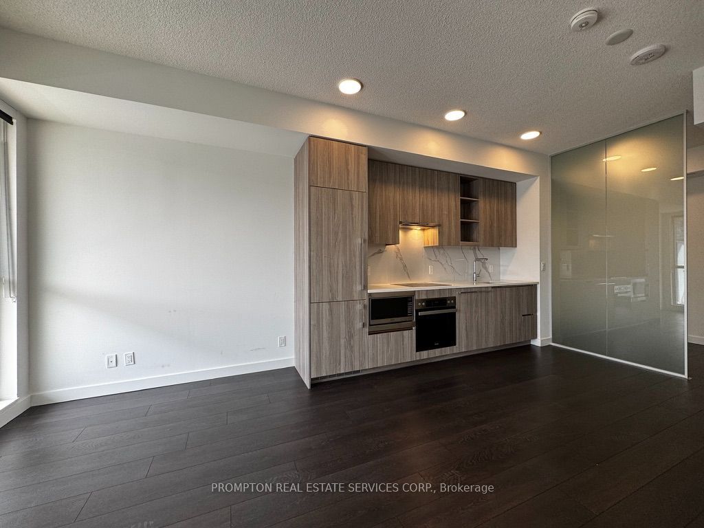 27 Mcmahon Drive 307, Toronto, ON M2K 0J2 photo 2