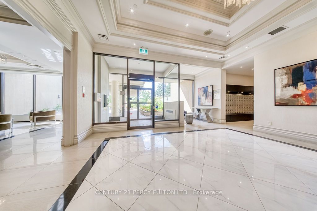 5460 Yonge Street 906, Toronto, ON M2N 6K7 photo 3