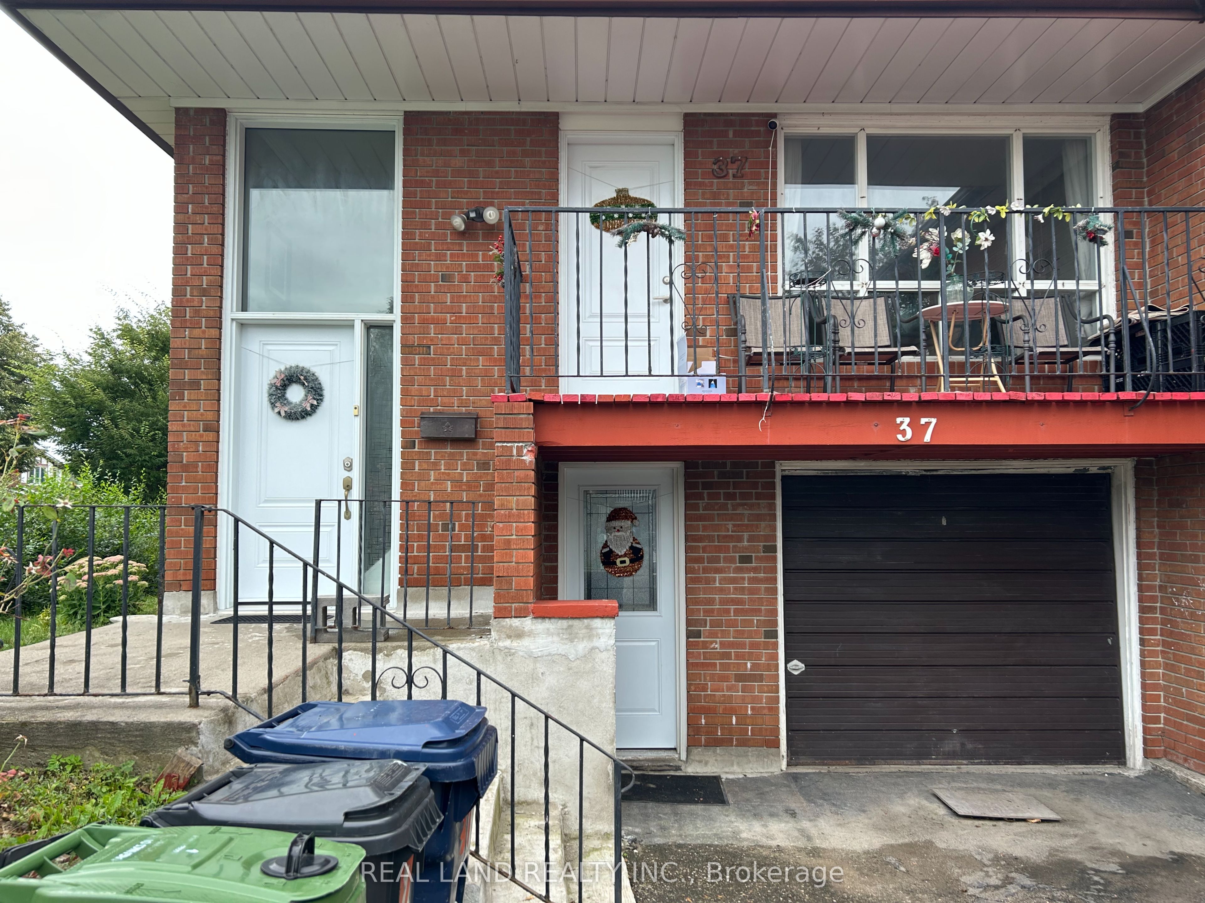 37 Pawnee Avenue, Toronto, ON M2H 3C6