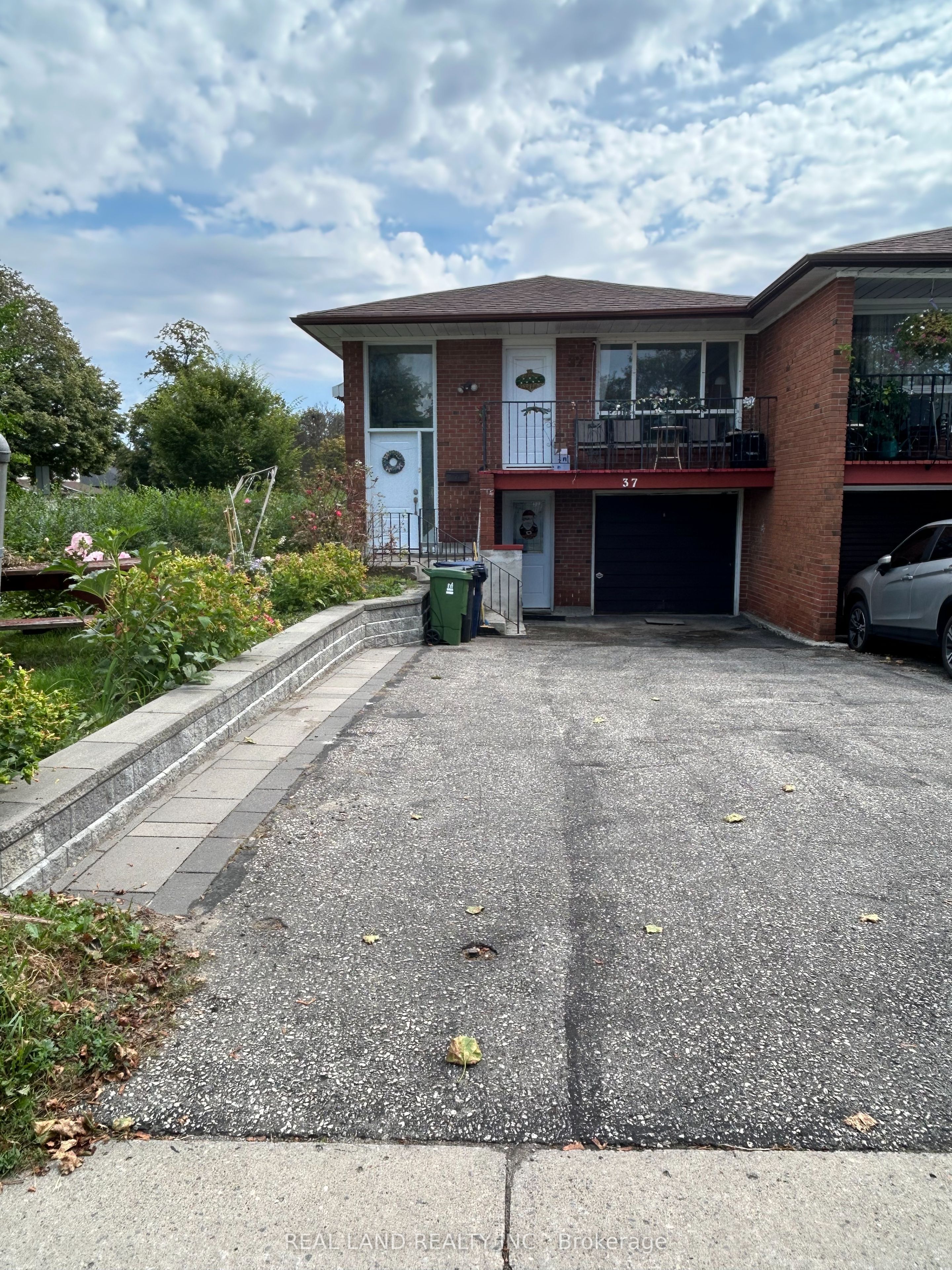 37 Pawnee Avenue, Toronto, ON M2H 3C6 photo 2