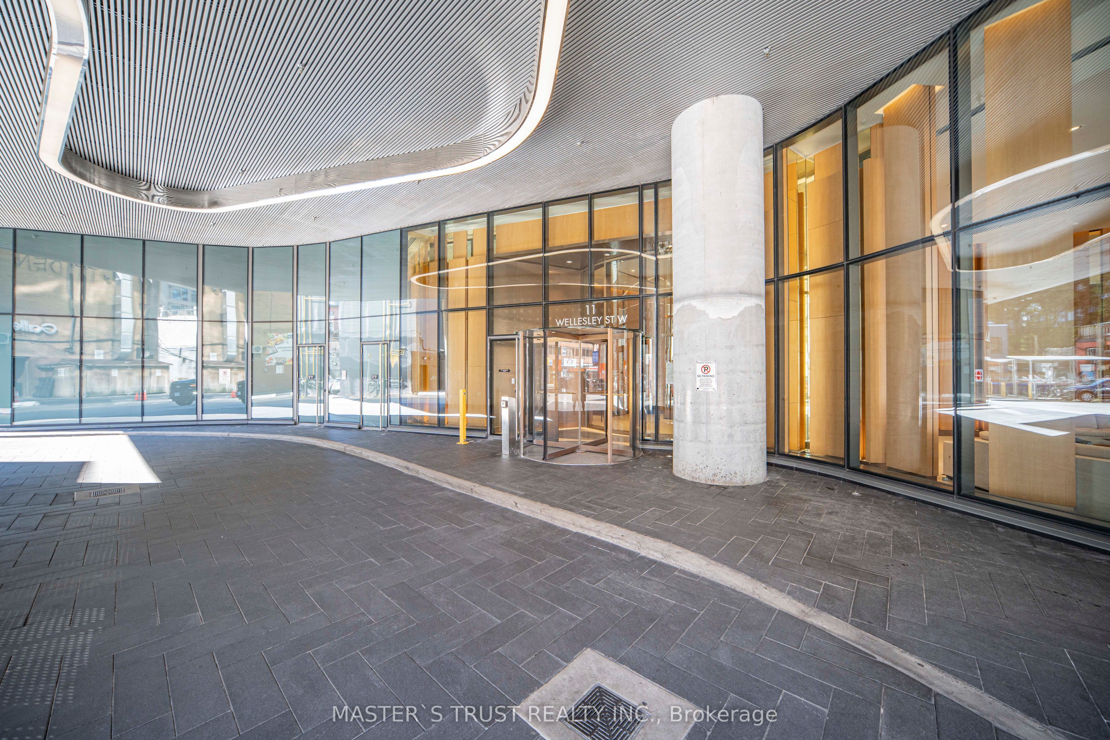 11 Wellesley Street W 2806, Toronto, ON M4Y 1E8 photo 2