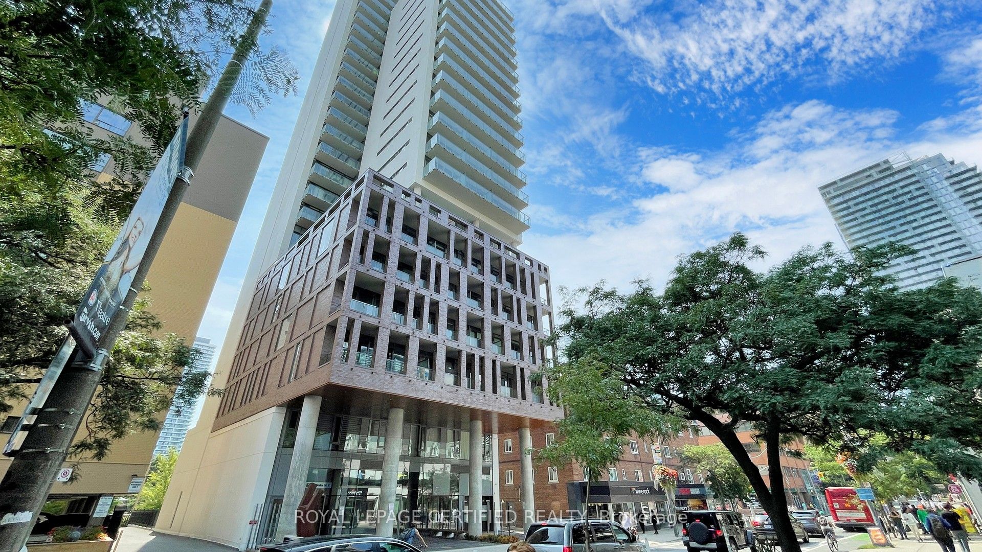 81 Wellesley Street E 2305, Toronto, ON M4Y 0C5