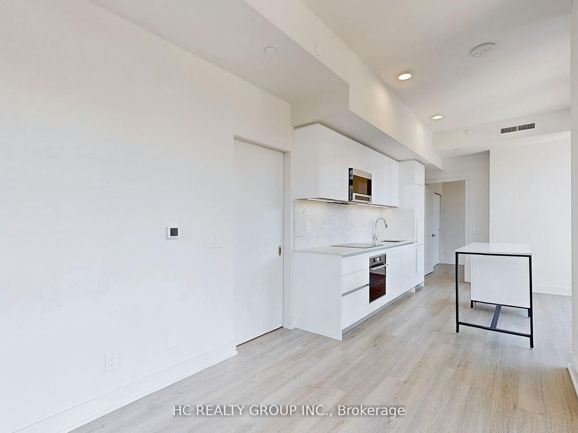 8 Cumberland Street 1302, Toronto, ON M4W 0B6 photo 5