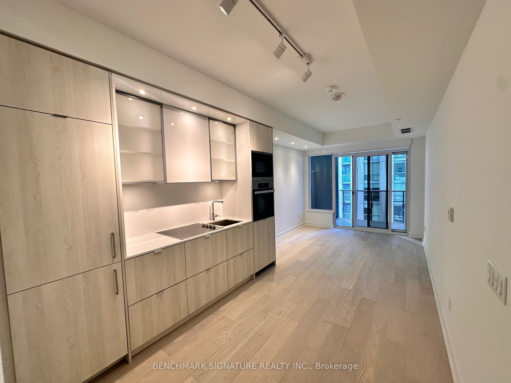 11 Yorkville Avenue 1208, Toronto, ON M4W 1L2 photo 2