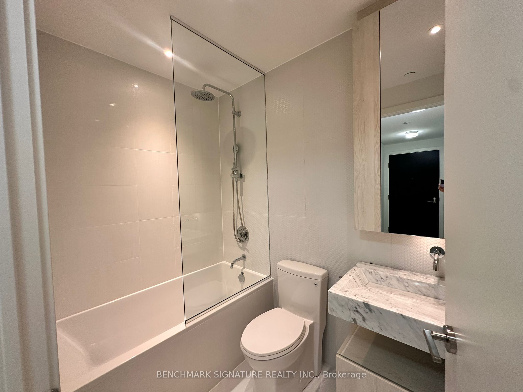 11 Yorkville Avenue 1208, Toronto, ON M4W 1L2 photo 3