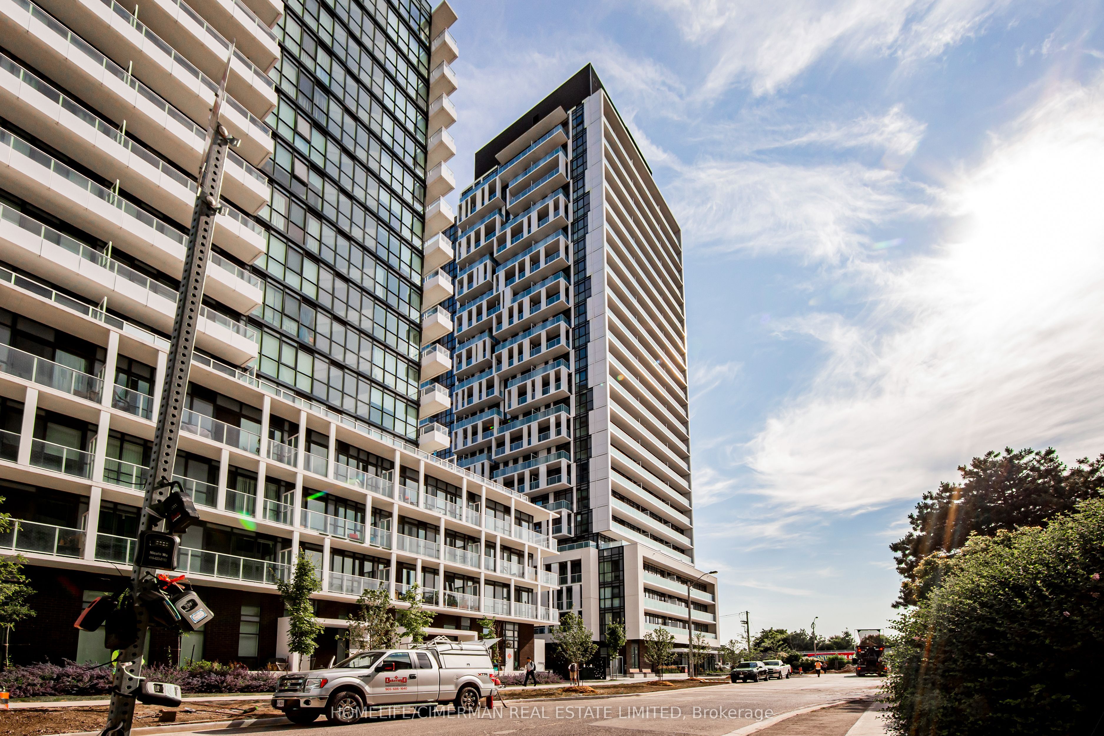 188 Fairview Mall Drive 1816, Toronto, ON M2J 0H7