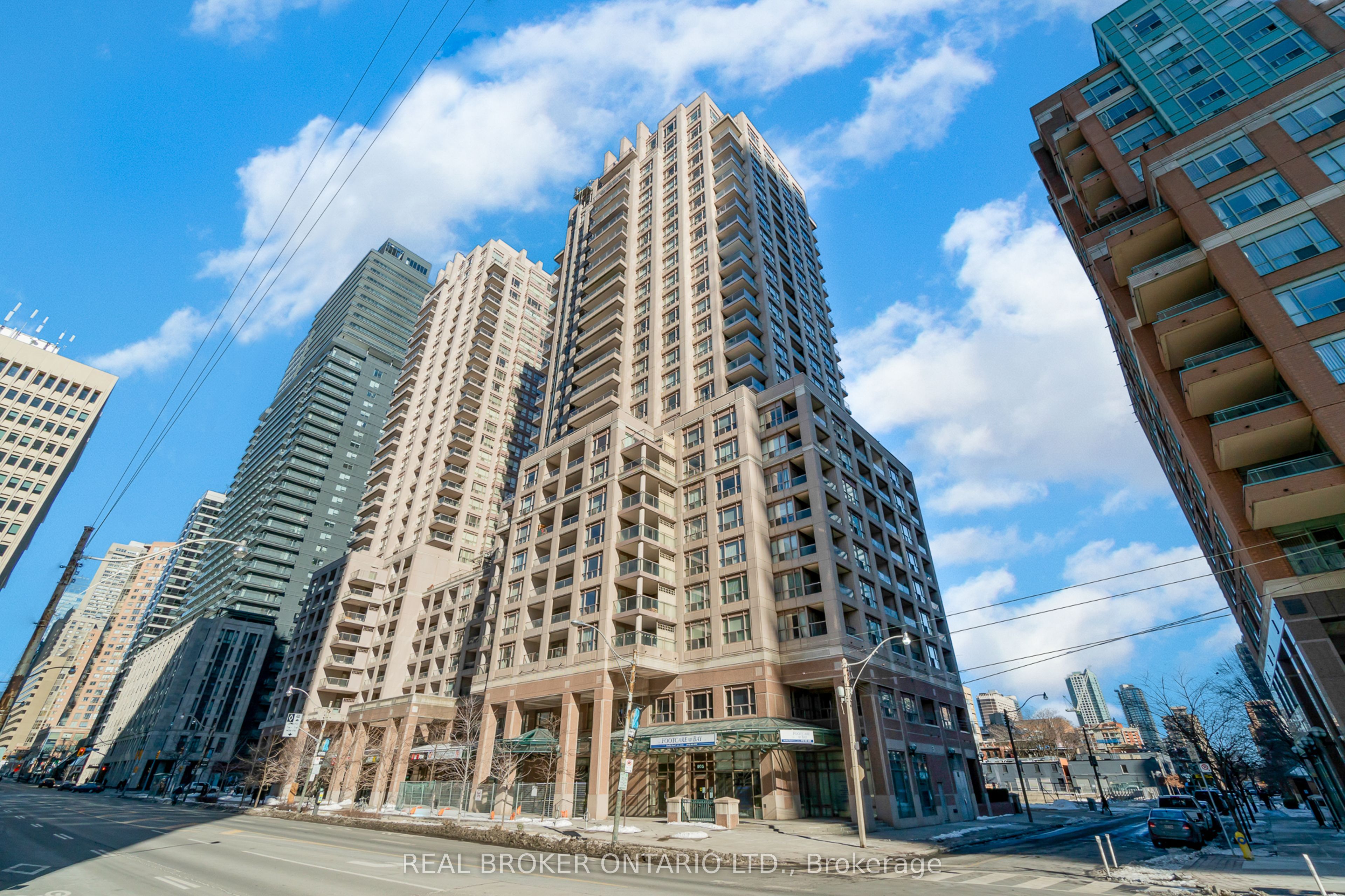 909 Bay Street 1908, Toronto, ON M5S 3G2