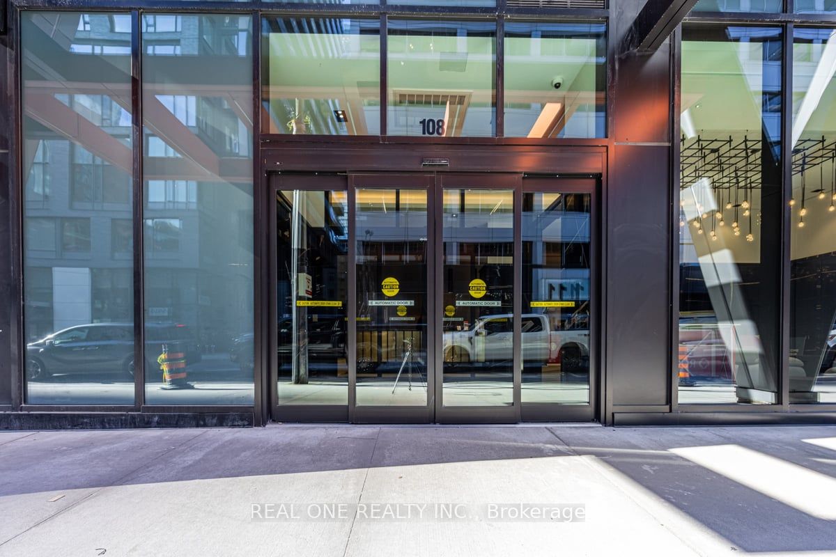 108 Peter Street 3705, Toronto, ON M5V 0W2 photo 2