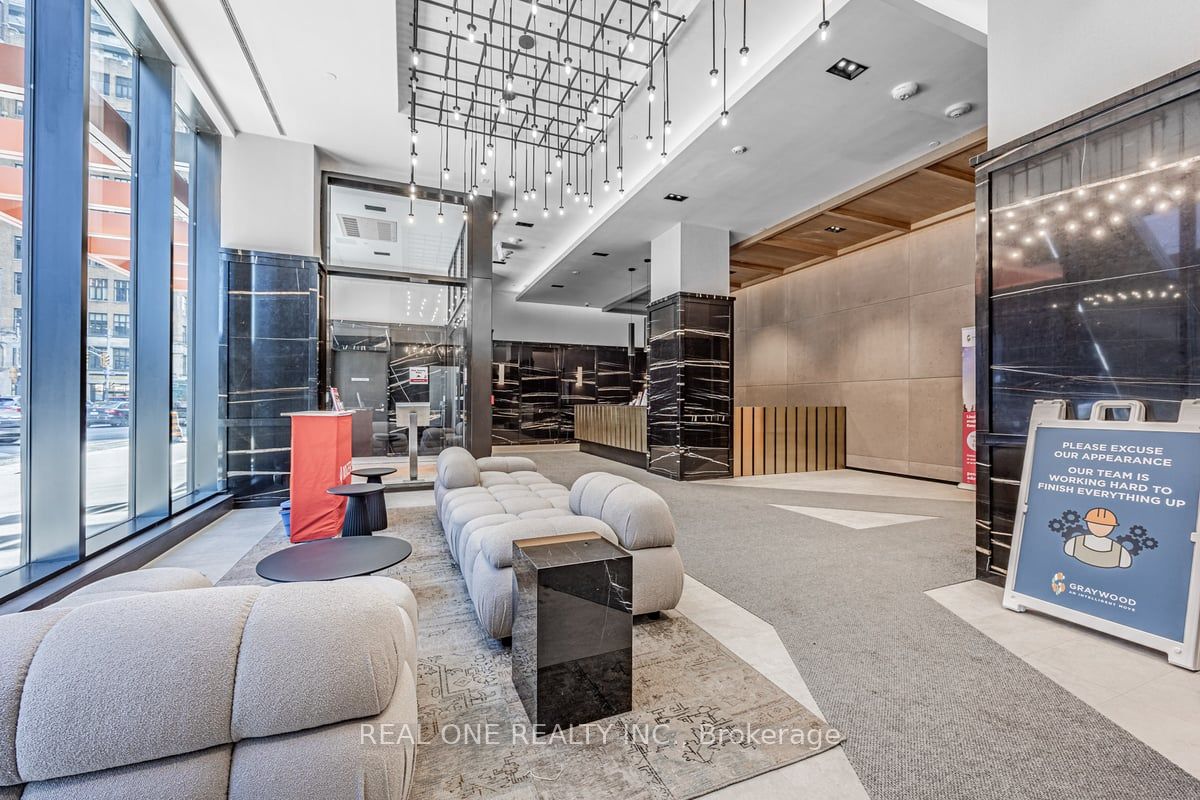 108 Peter Street 3705, Toronto, ON M5V 0W2 photo 3