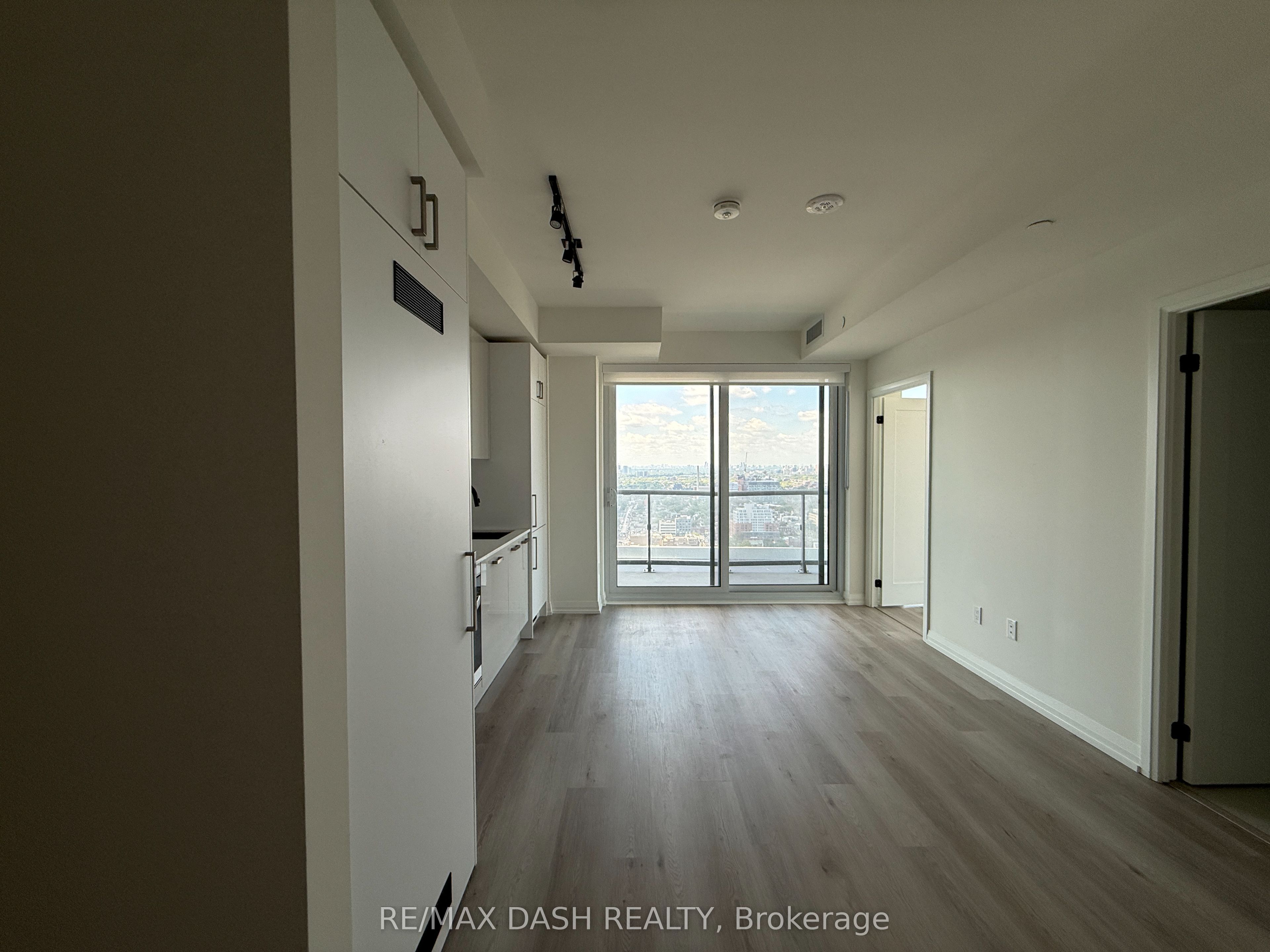 280 Dundas Street W 3011, Toronto, ON M5T 0E3 photo 4