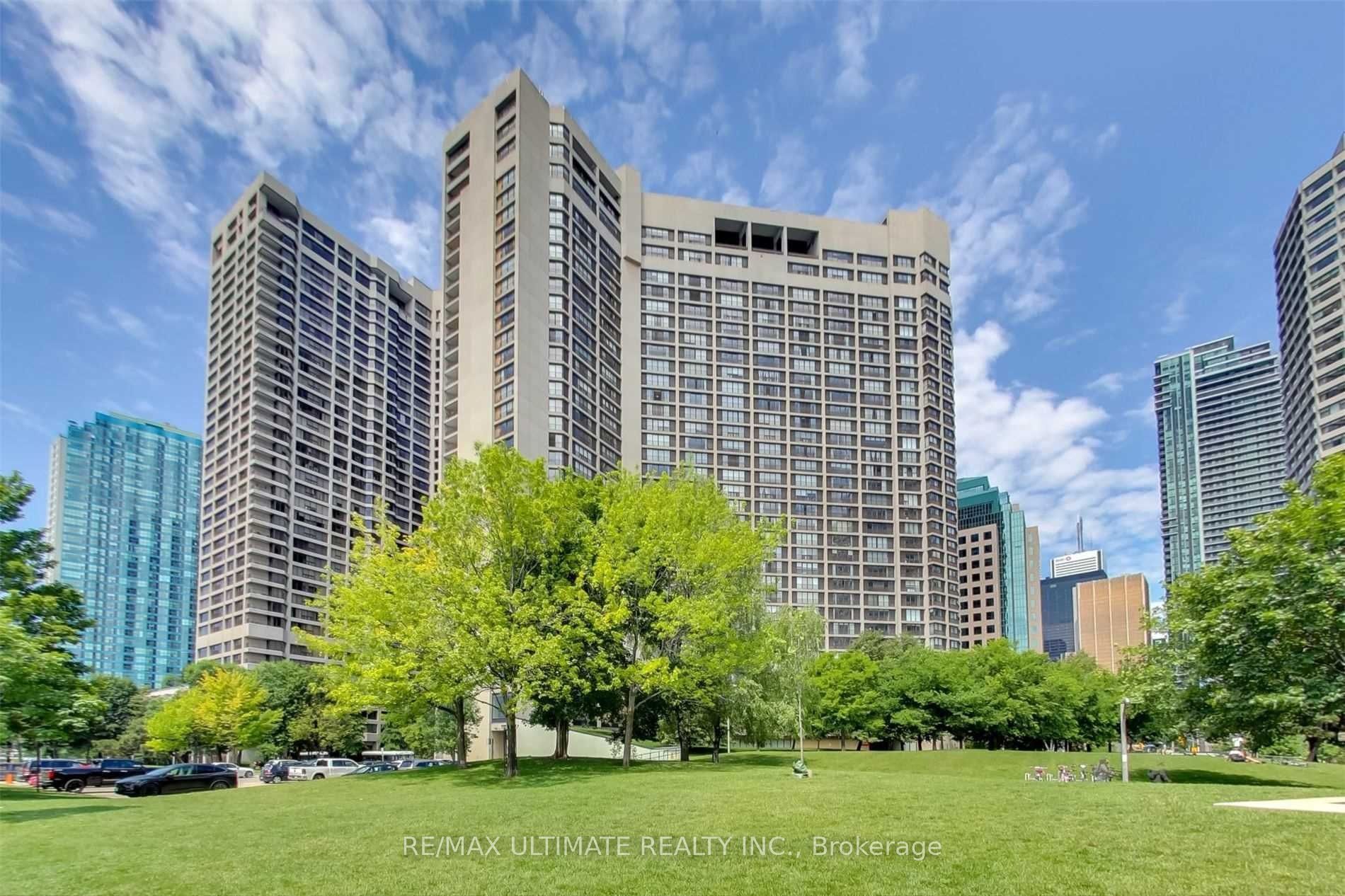 33 Harbour Square 1215, Toronto, ON M5J 2G2