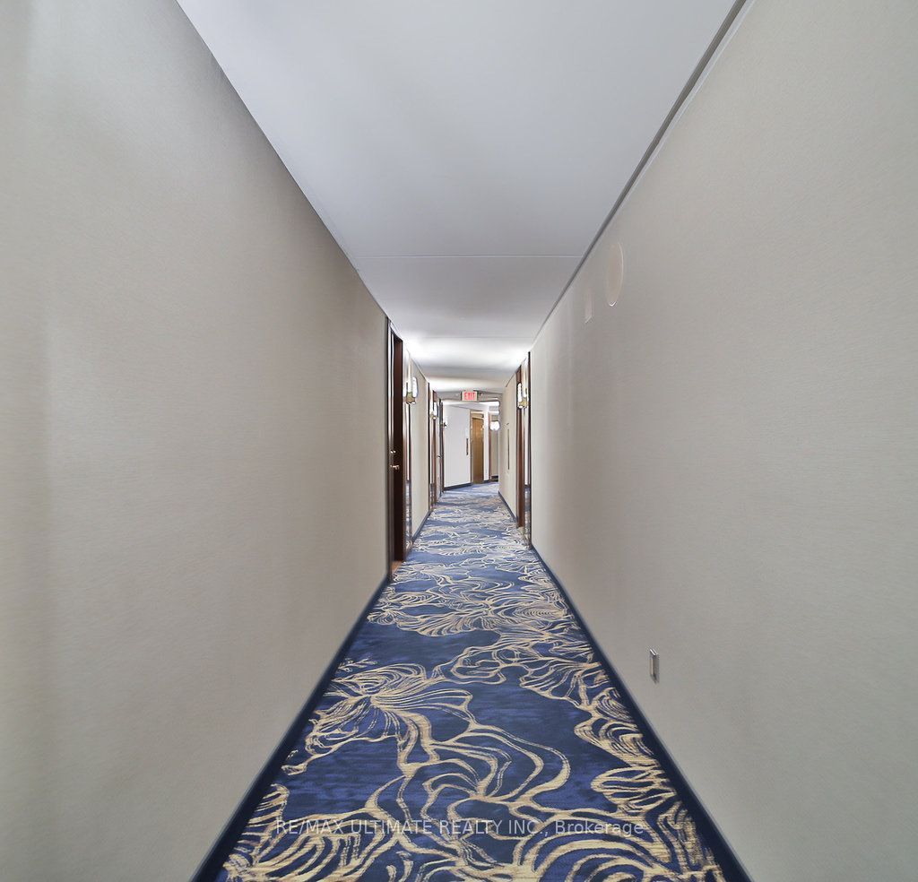 33 Harbour Square 1215, Toronto, ON M5J 2G2 photo 5