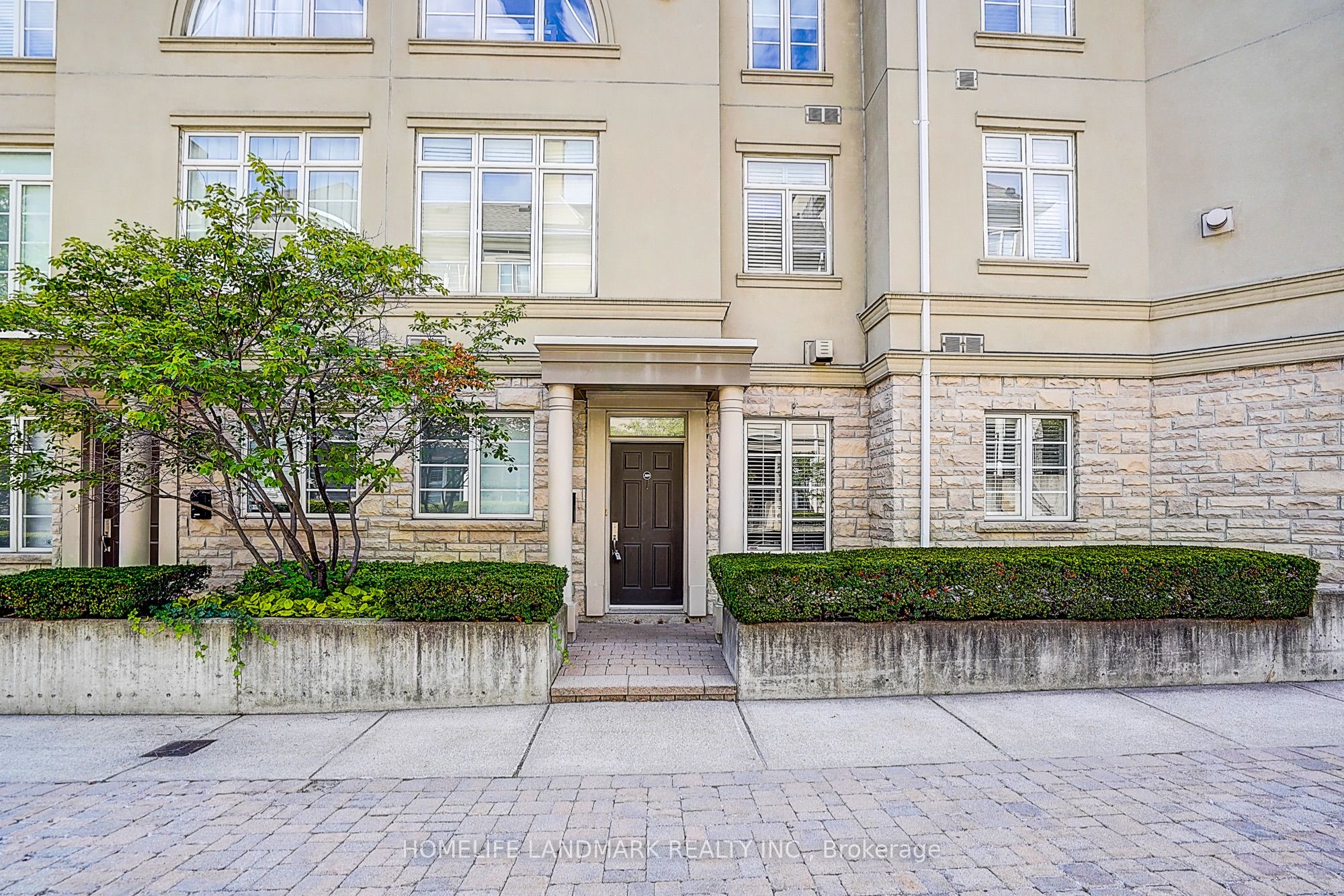 51 York Mills Road 309, Toronto, ON M2P 1B6 photo 3