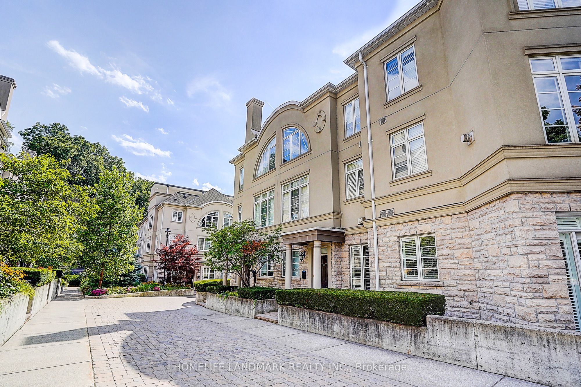 51 York Mills Road 309, Toronto, ON M2P 1B6 photo 4