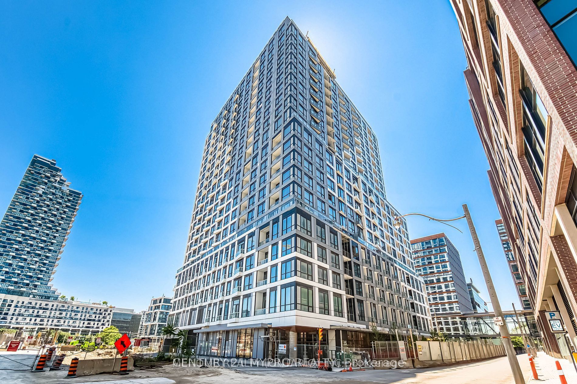15 Richardson Street 608, Toronto, ON M4W 0B1