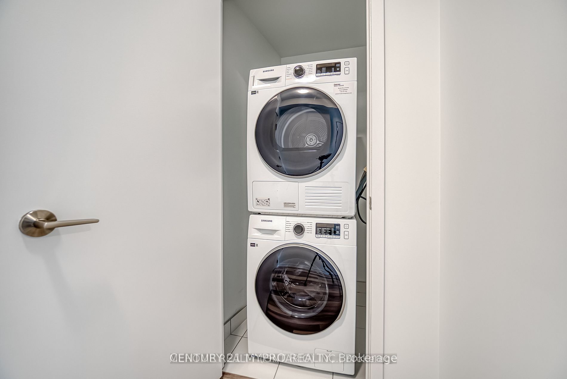 15 Richardson Street 608, Toronto, ON M4W 0B1 photo 5