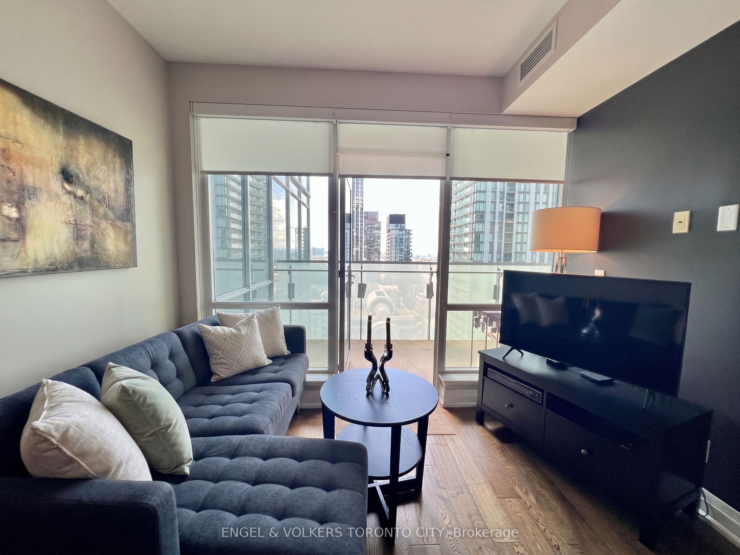 80 John Street 2804, Toronto, ON M5V 3X4 photo 3