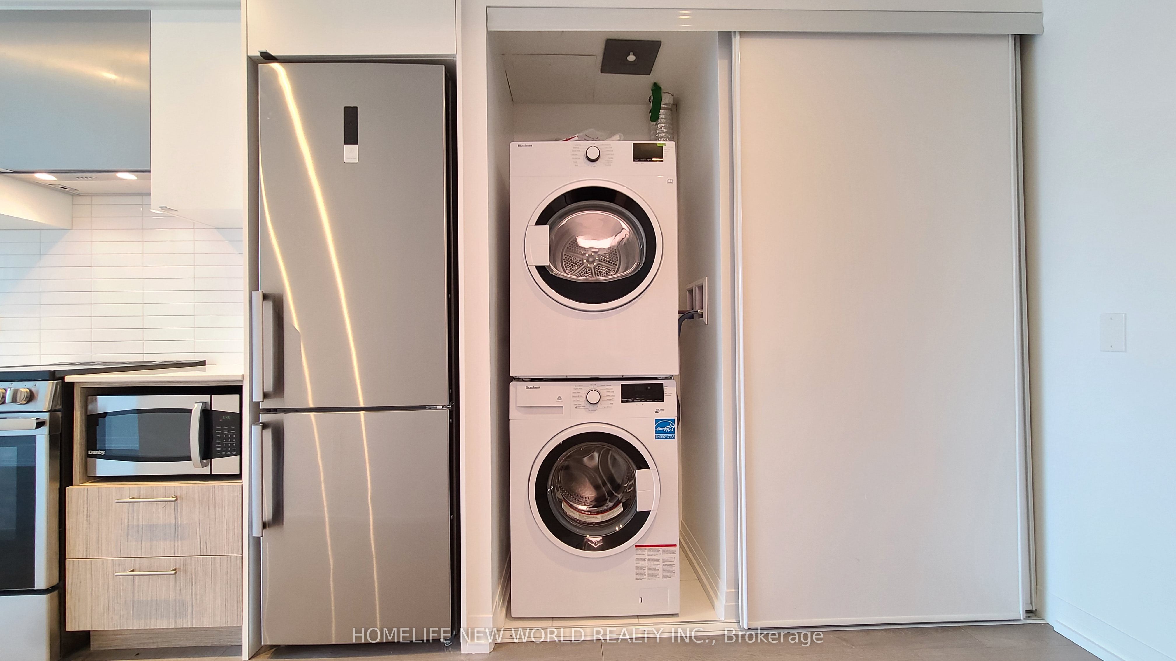 251 Jarvis Street 1102, Toronto, ON M5B 0C3 photo 3