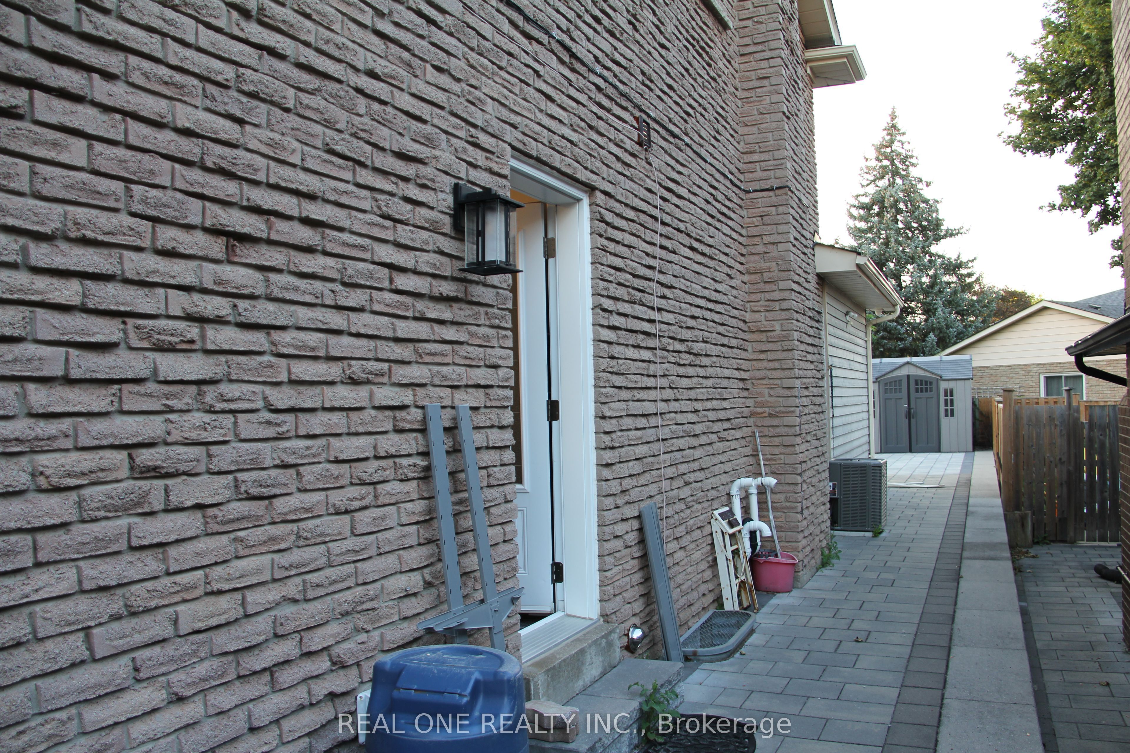 243 Kingslake Road, Toronto, ON M2J 3G9 photo 2