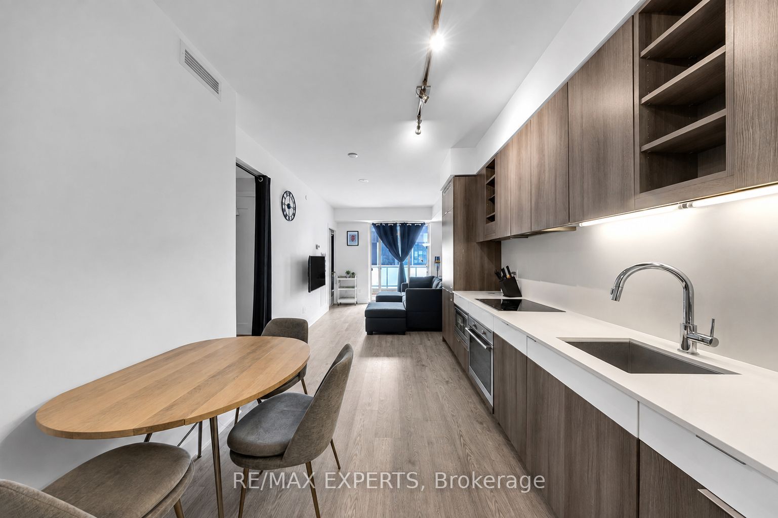 101 Erskine Avenue 2103, Toronto, ON M4P 0C5 photo 2