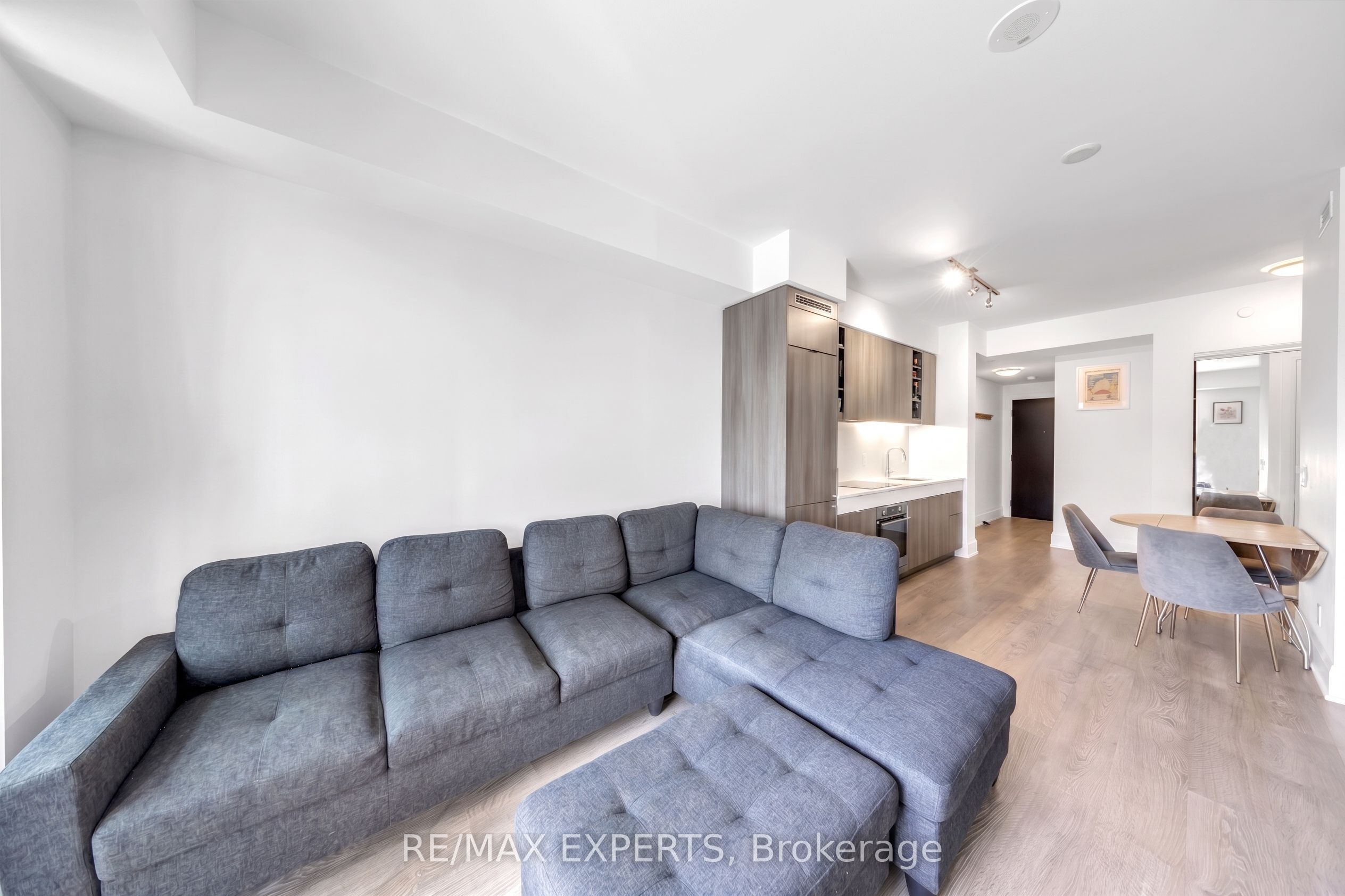 101 Erskine Avenue 2103, Toronto, ON M4P 0C5 photo 4