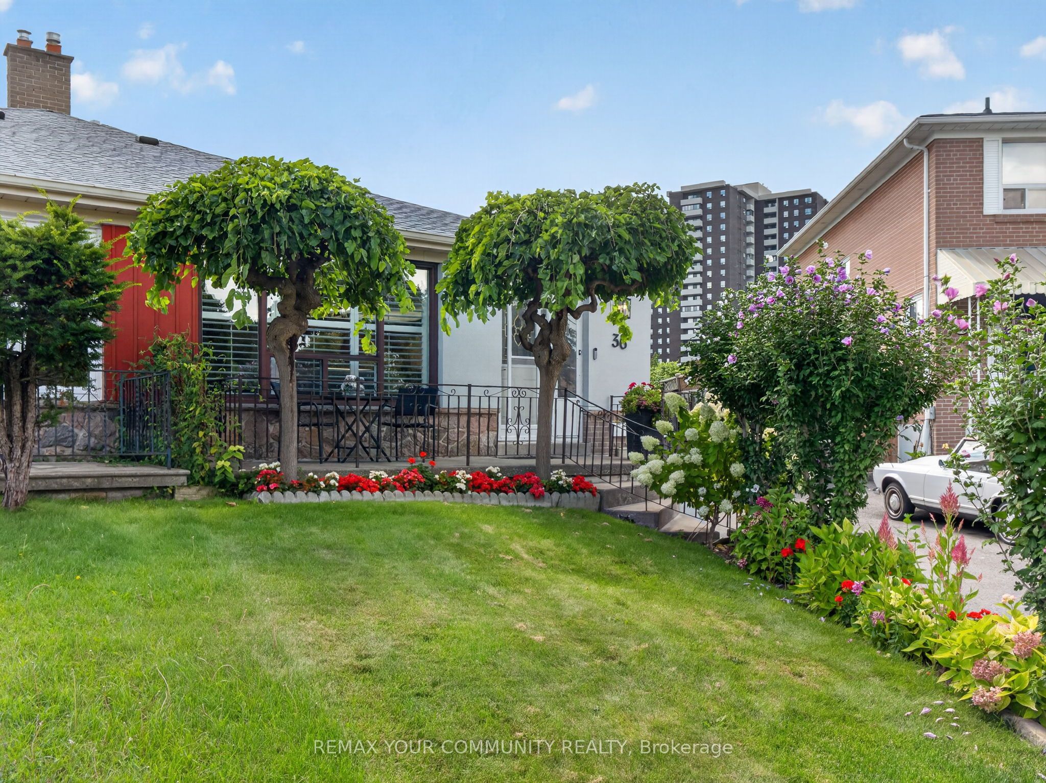 36 Crossbow Crescent, Toronto, ON M2J 3M4 photo 2