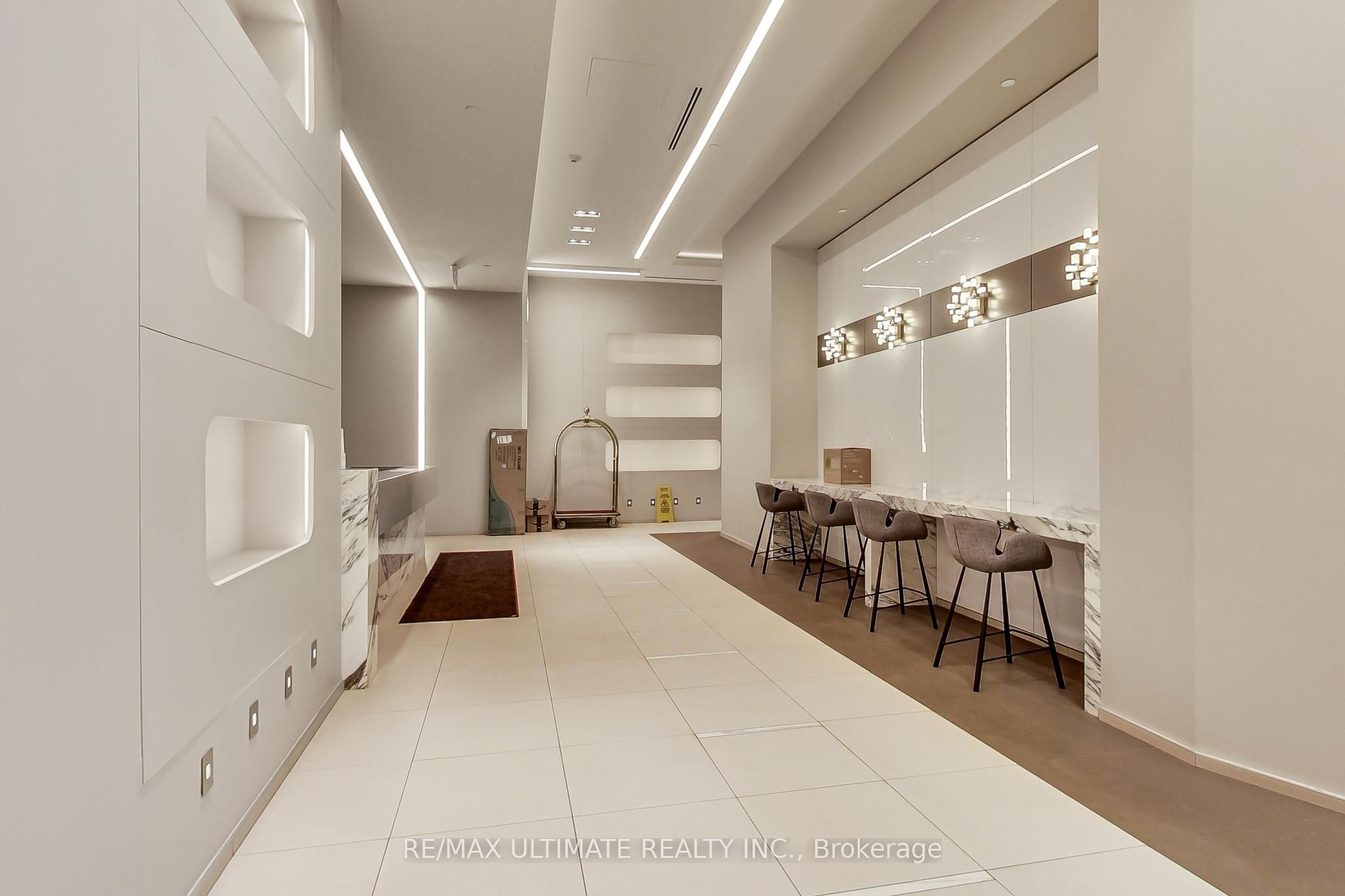 1603 Eglinton Avenue W 1104, Toronto, ON M6E 0A1 photo 5