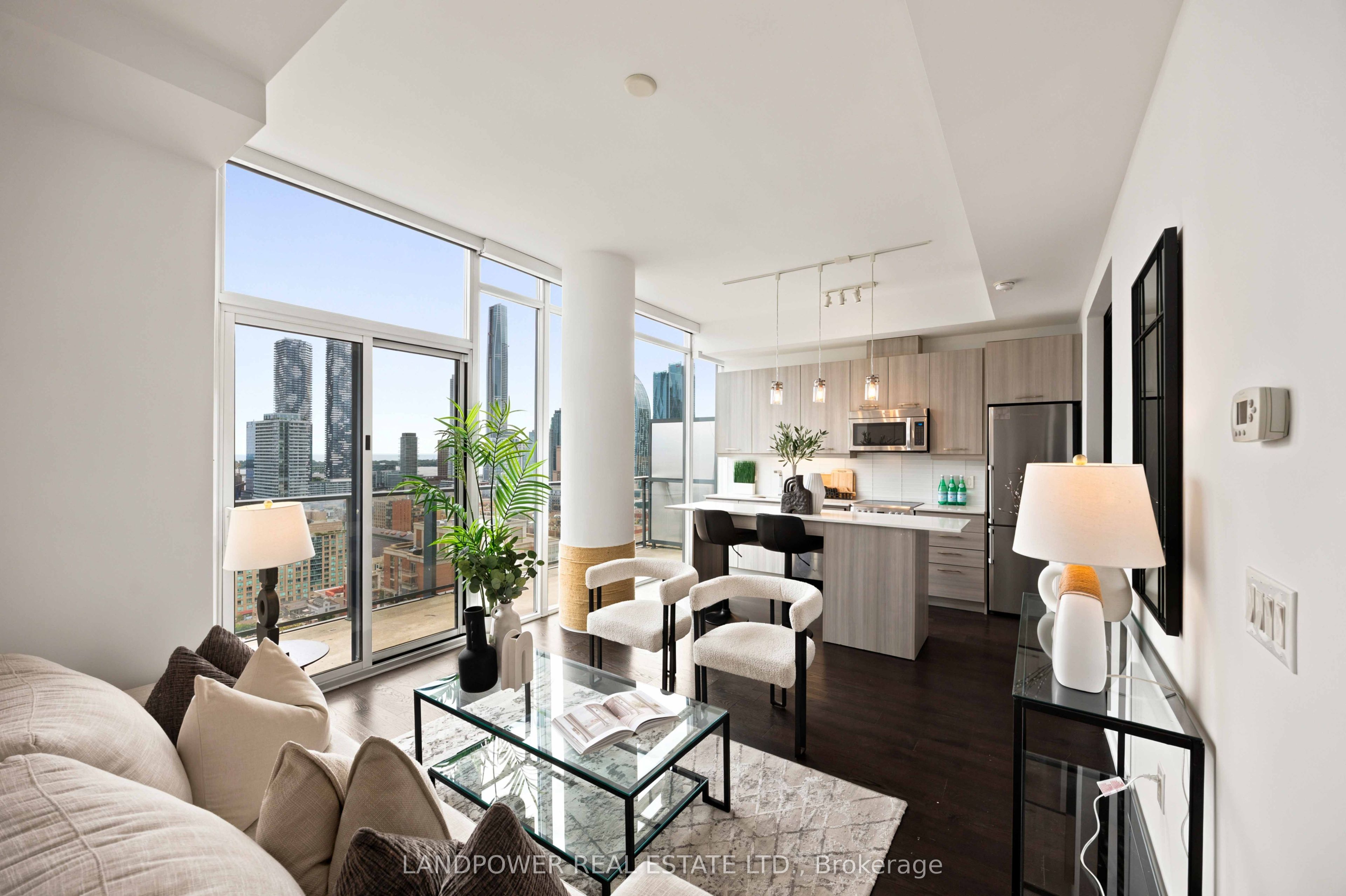 105 George Street PH6, Toronto, ON M5A 2N4