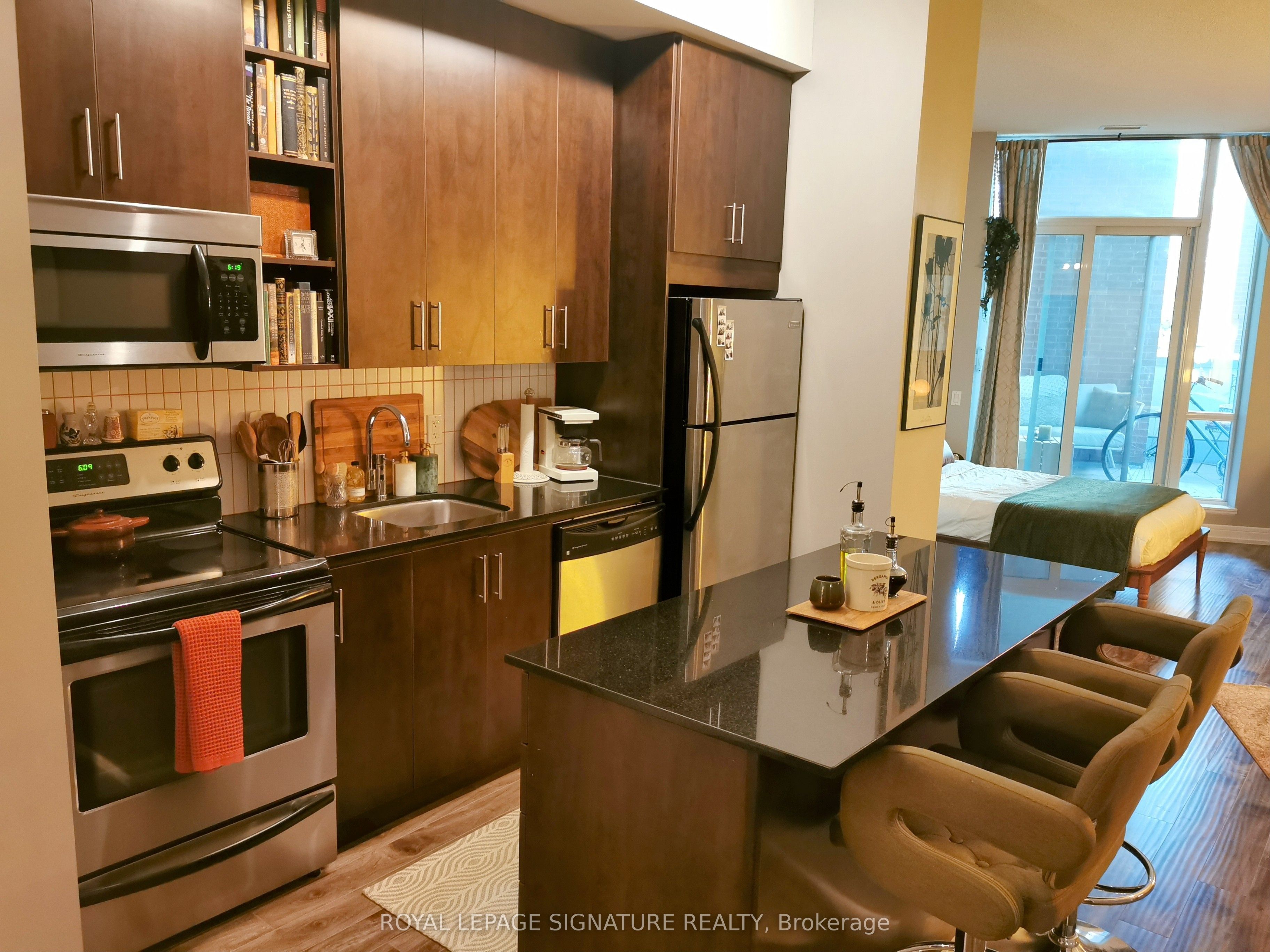 112 George Street S202, Toronto, ON M5A 2M5 photo 2