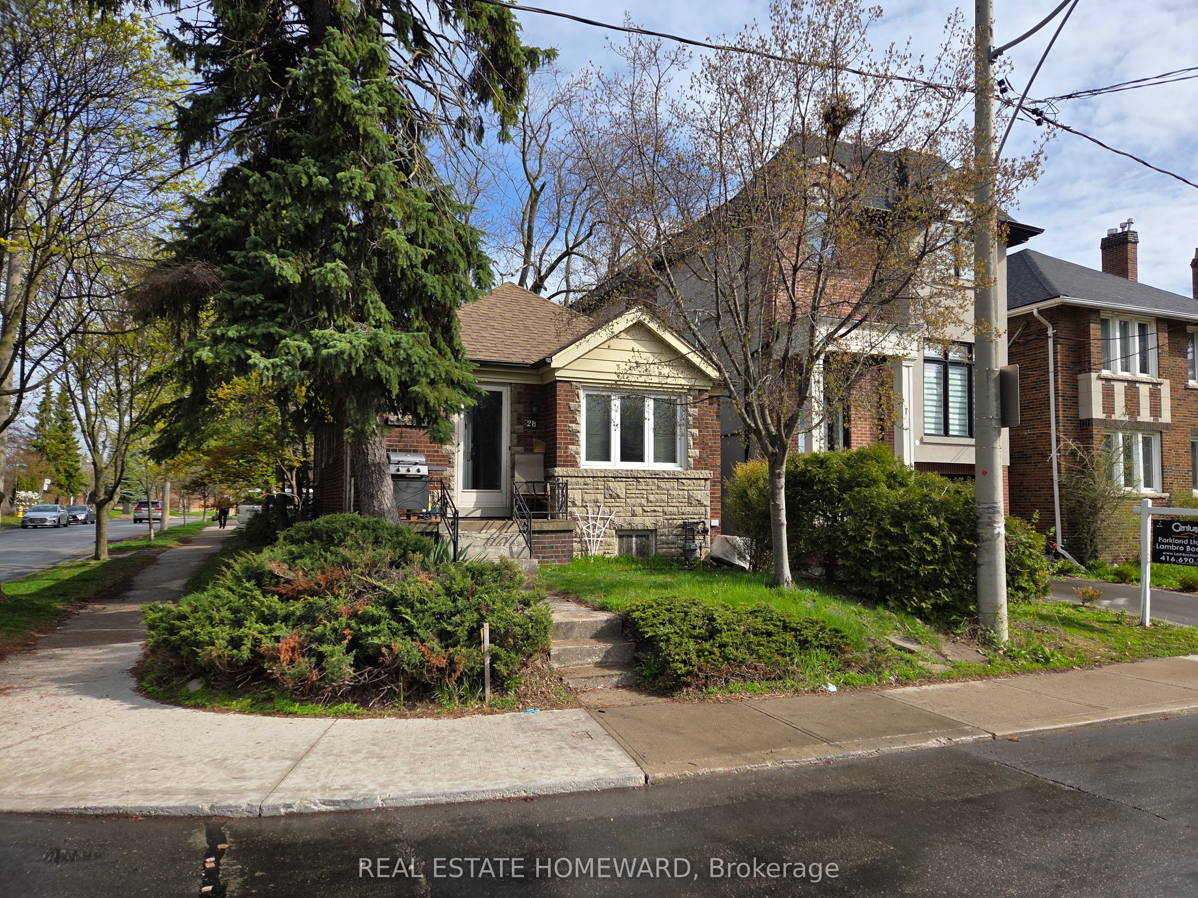 28 Glen Echo Road, Toronto, ON M4N 2E1