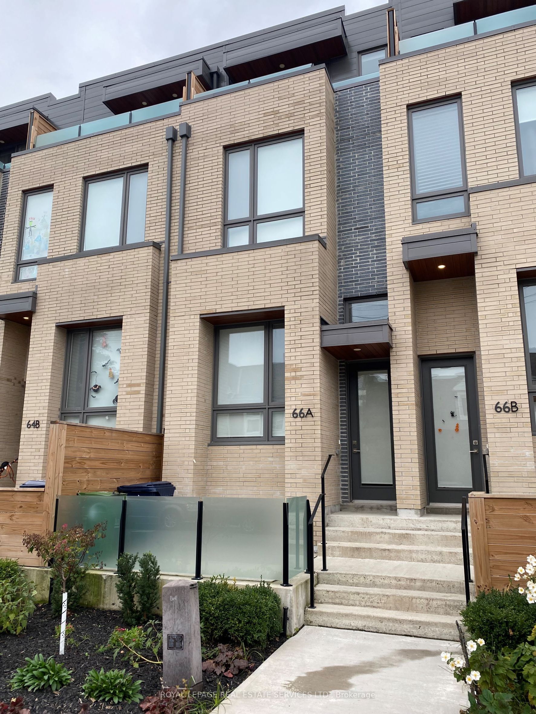 66A Perth Avenue, Toronto, ON M6R 0A8 photo 2